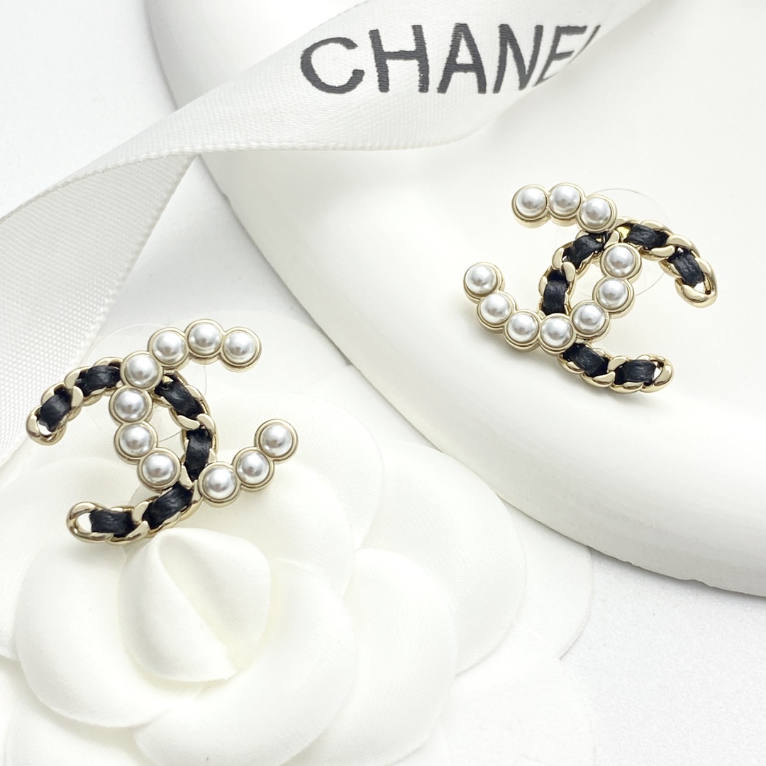 Chanel Fashion Earrings