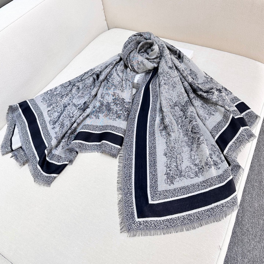 Dior Classic Oblique Silk and cashmere shawl