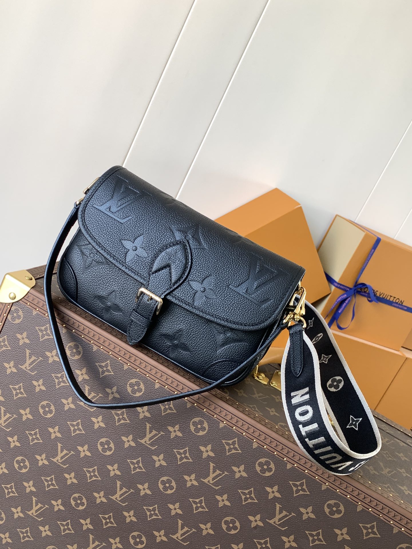 M46386Monogram Empreinte DANE Shoulder Bag-Black