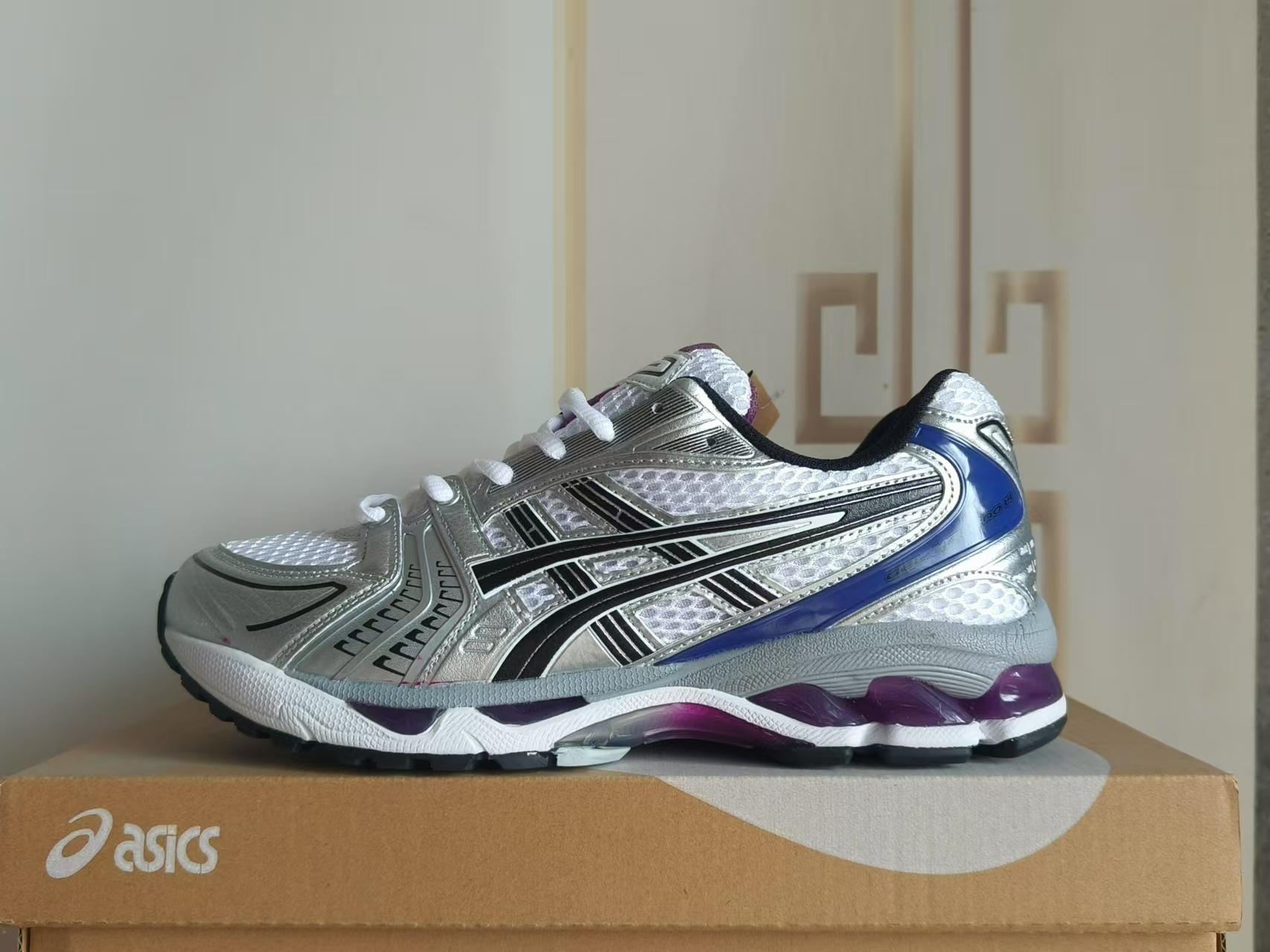 ASICS 1202A056-111 US Men's Sizes6 to 11 in half sizes White Purple Shoes tianlong