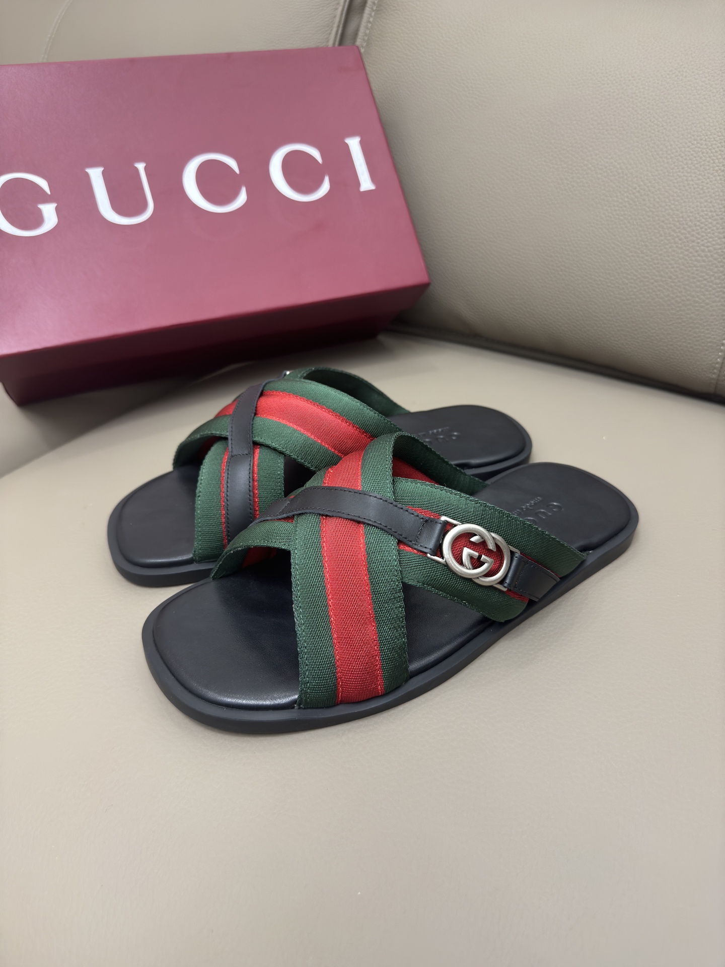 Men's Gucci slide sandal