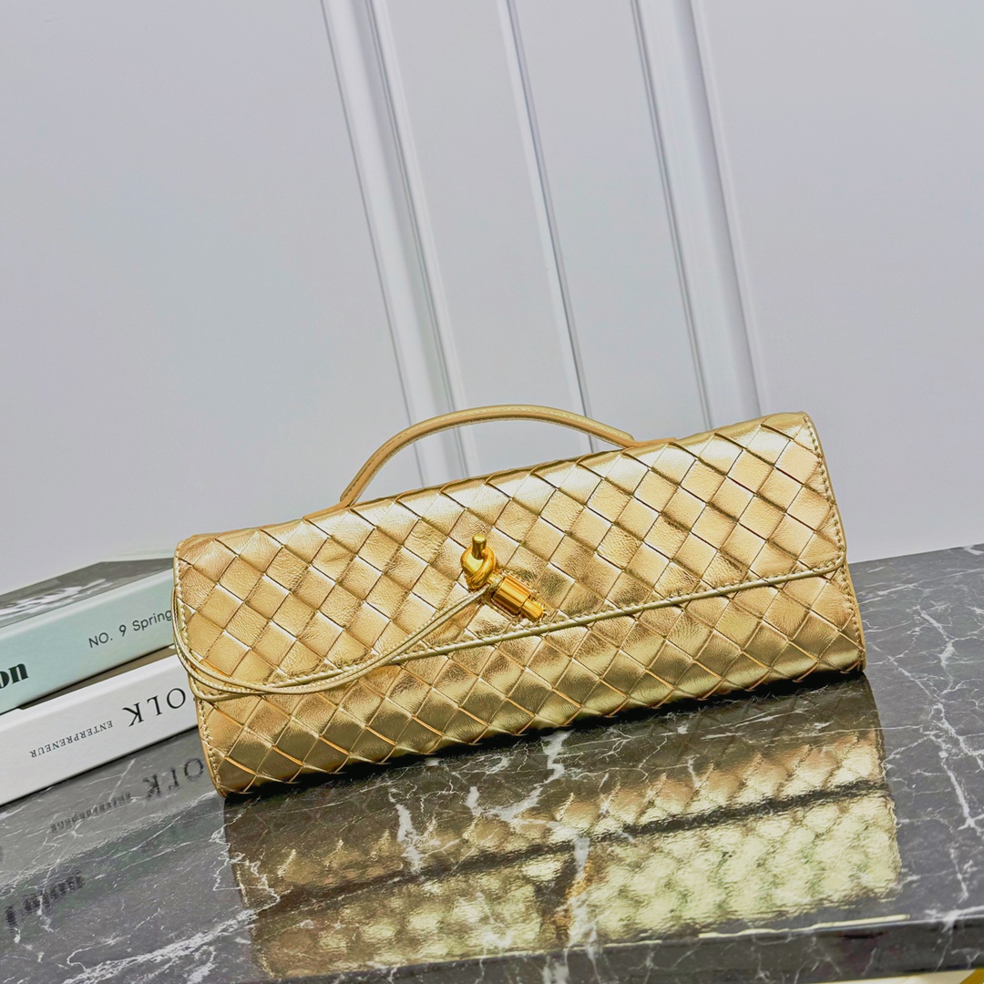 Bottega Gold Andiamo Clutch in Intrecciato leather