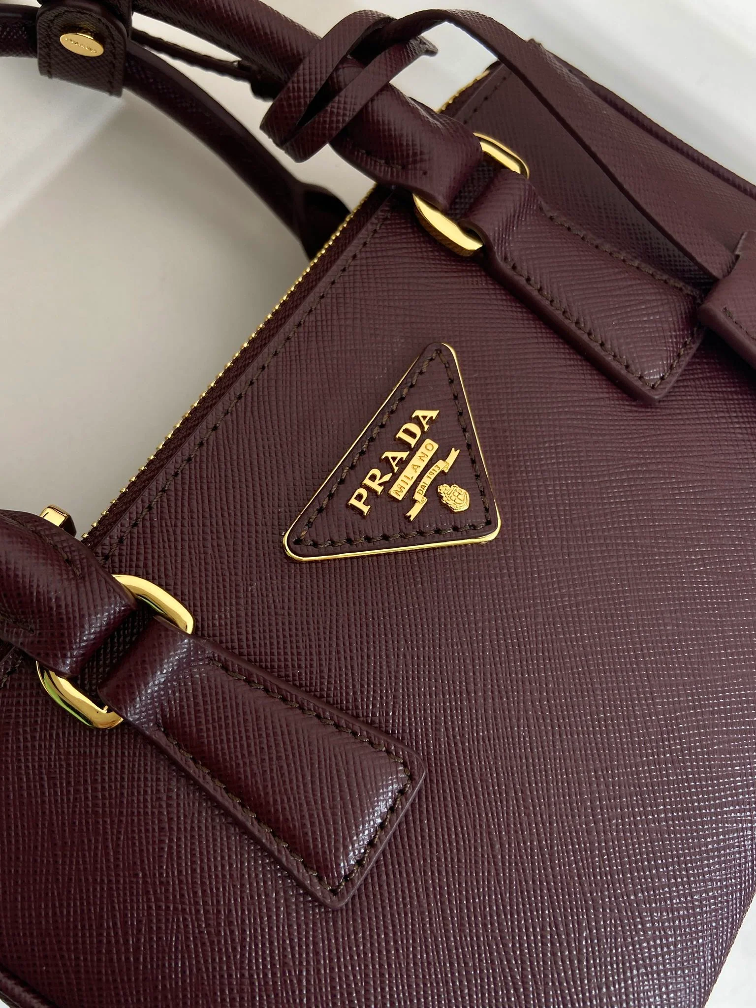 Prada  Galleria handbag 21 burgundy leather 280837