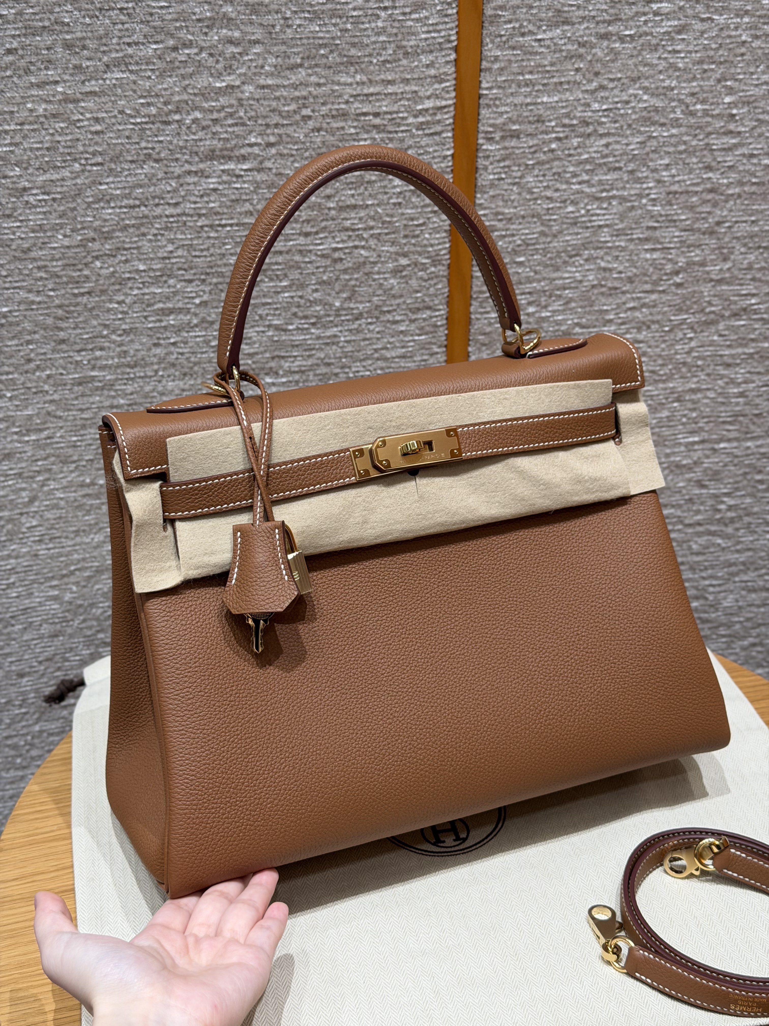 Hermes Gold Togo Kelly 32