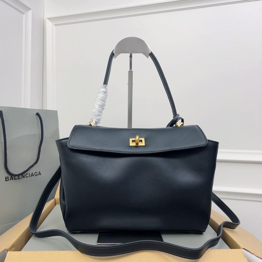𝐁alenciaga Women's Rodeo Handbag Small in Black