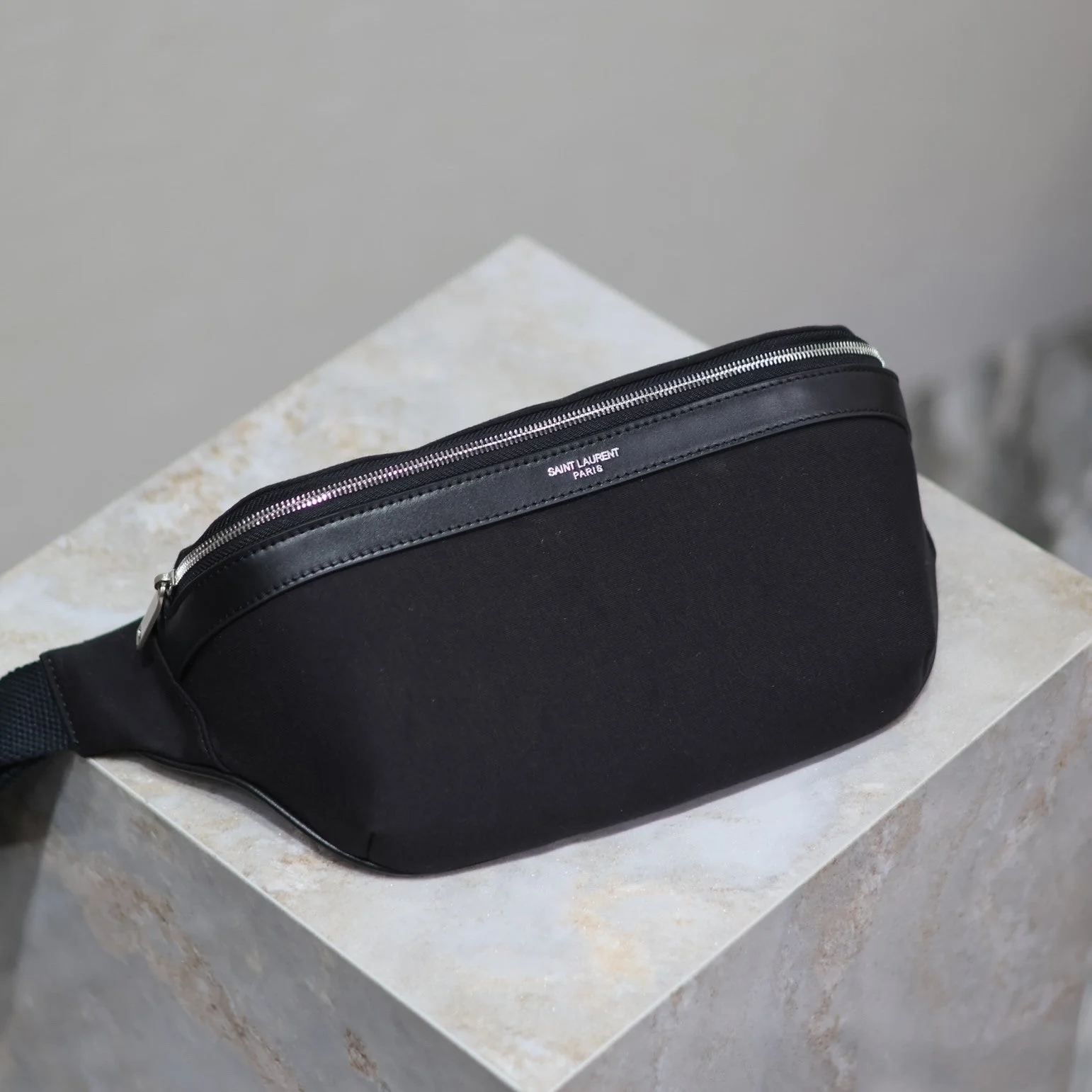 Saint Laurent YSL Classic Bag 26cm Black Leather-Trimmed