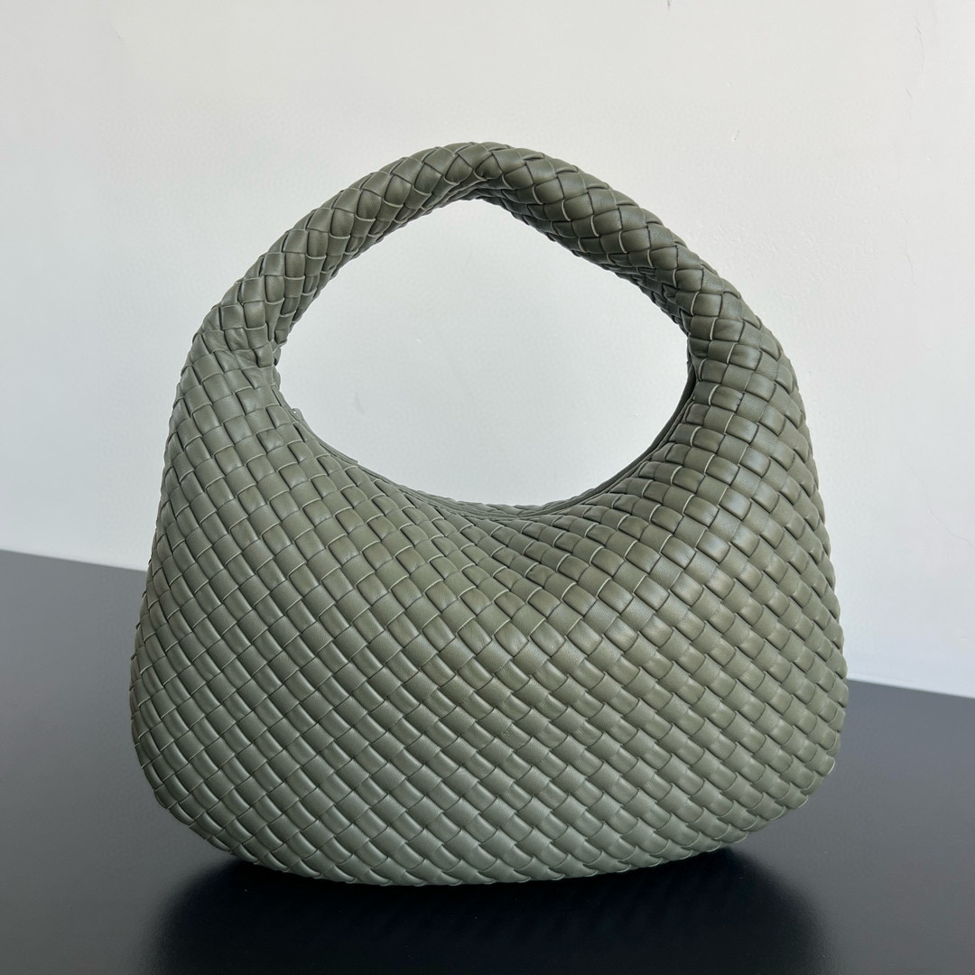 Bottega Veneta Large Veneta in Pickle Intrecciato