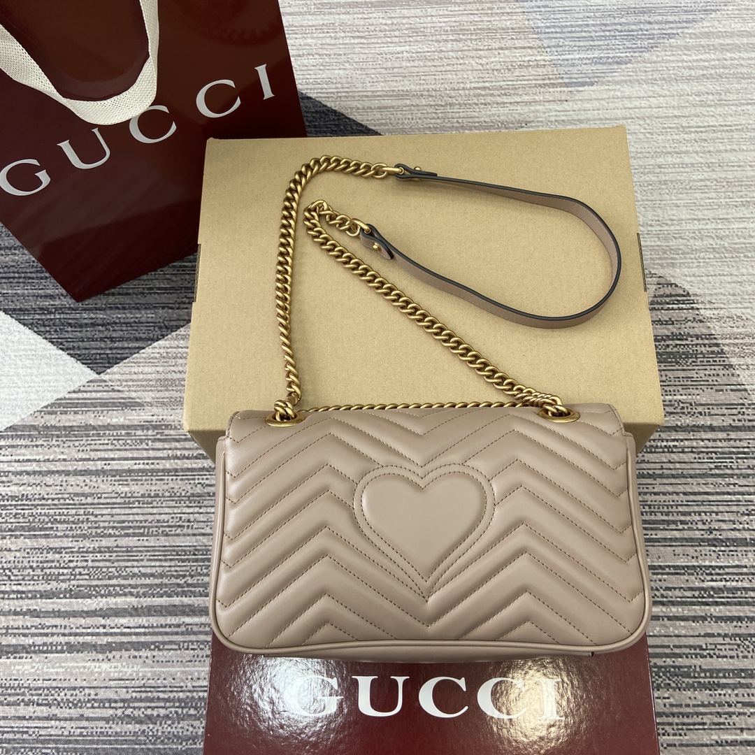 GG Marmont medium shoulder bag 443497
