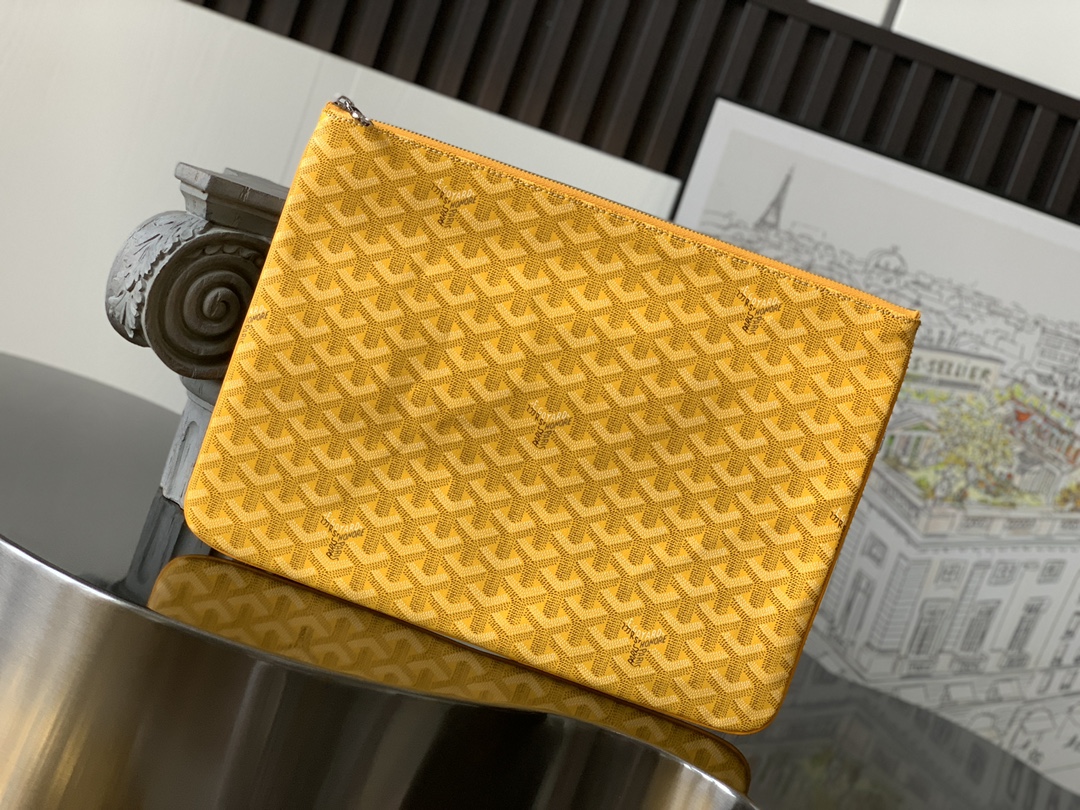 Goyard Sénat pouch in Yellow