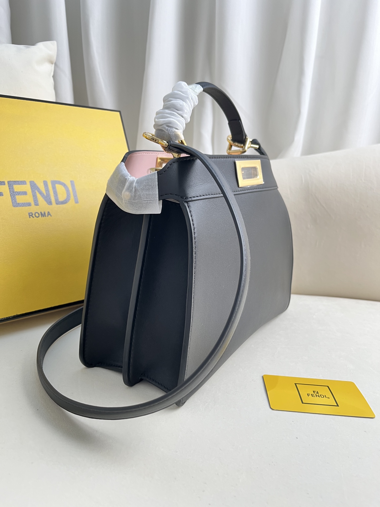 Fendi Iconic Peekaboo ISeeU Medium Leather Bag-Black