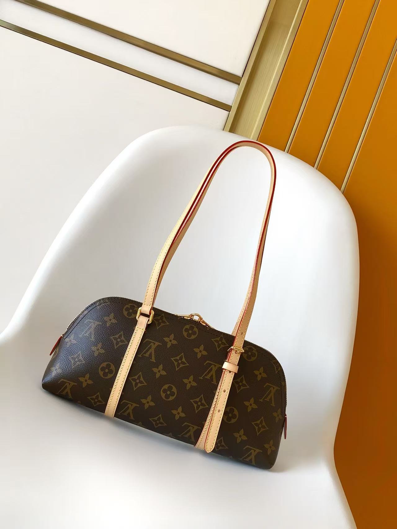 Louis Vuitton LV new shoulder bag