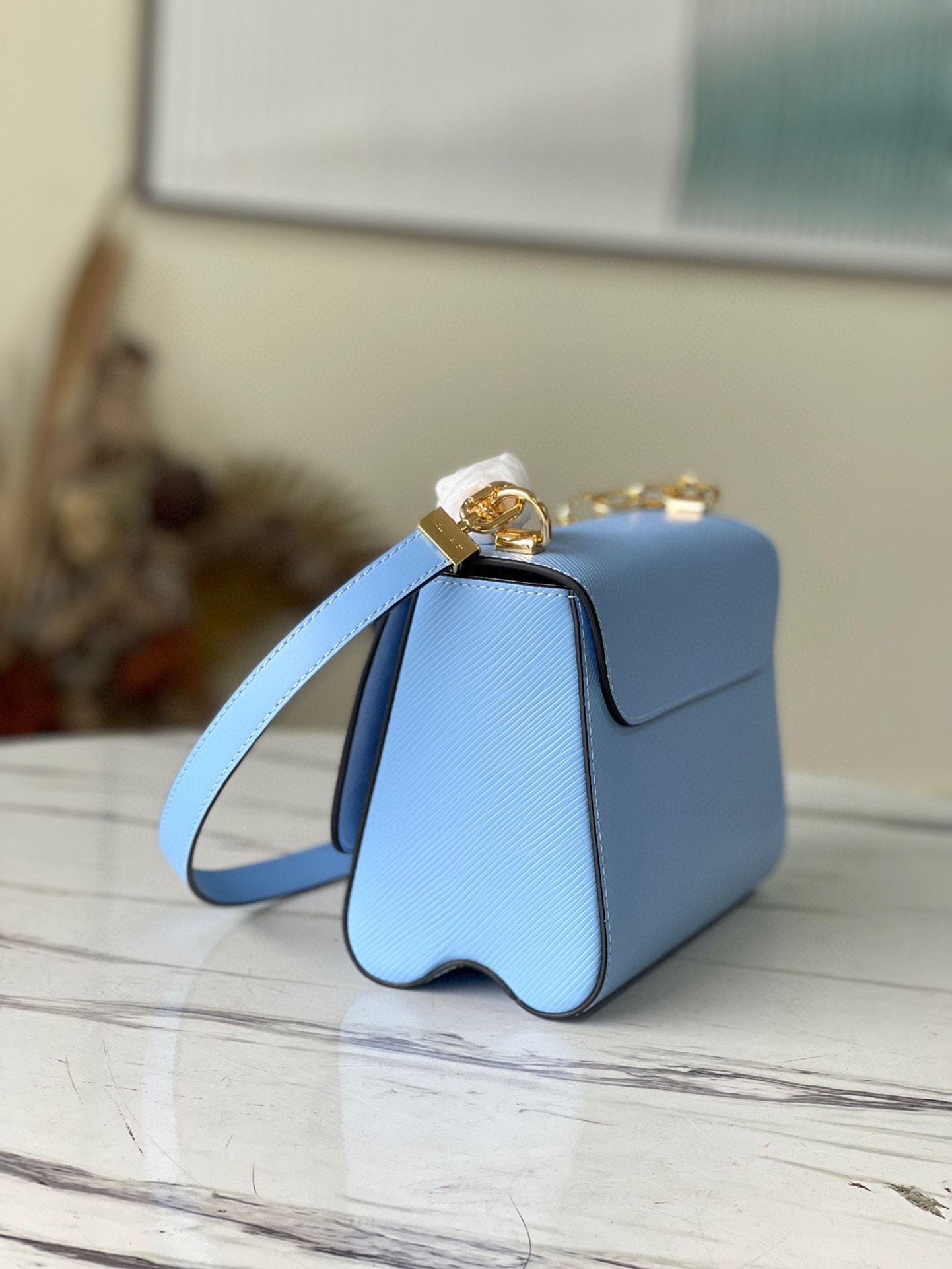 Louis Vuitton LV Twist MM M59627