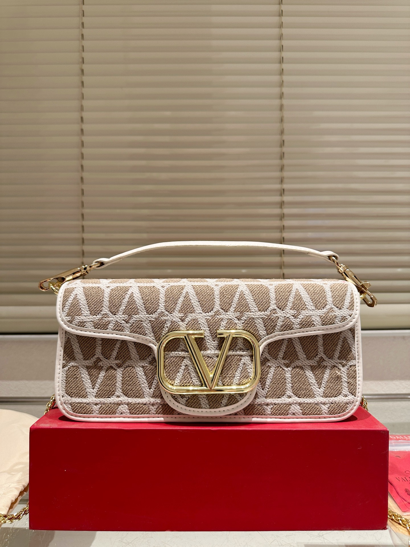 Valentino Locò Medium Toile Iconographe Jacques Canvas Gold VLogo Flap Horizontal Baguette Shoulder Bag - KAIROO