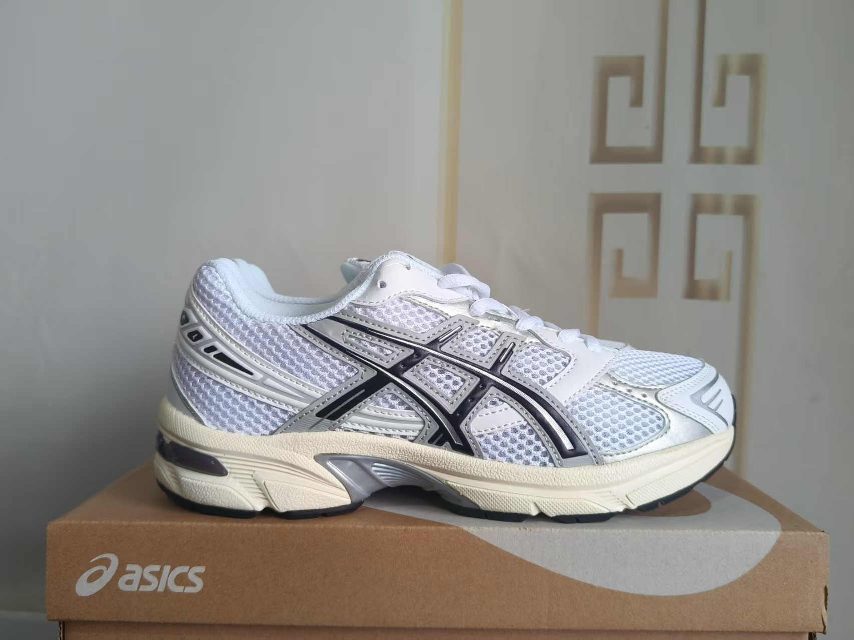 ASICS 1130 US Men's Sizes6 to 11 in half sizes  Silvery White Black Shoes tianlong