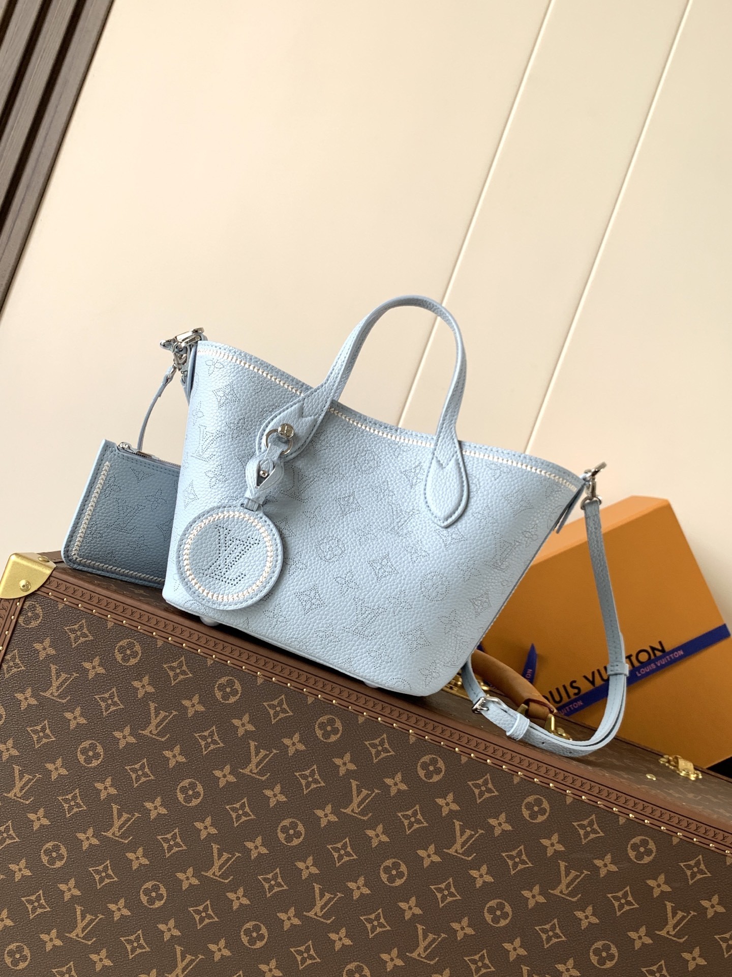 【10A】Louis Vuitton LV Mahina Blossom PM Blue Stitch Dense Perforated Leather Basket Handle Tote Bag - KAIROO