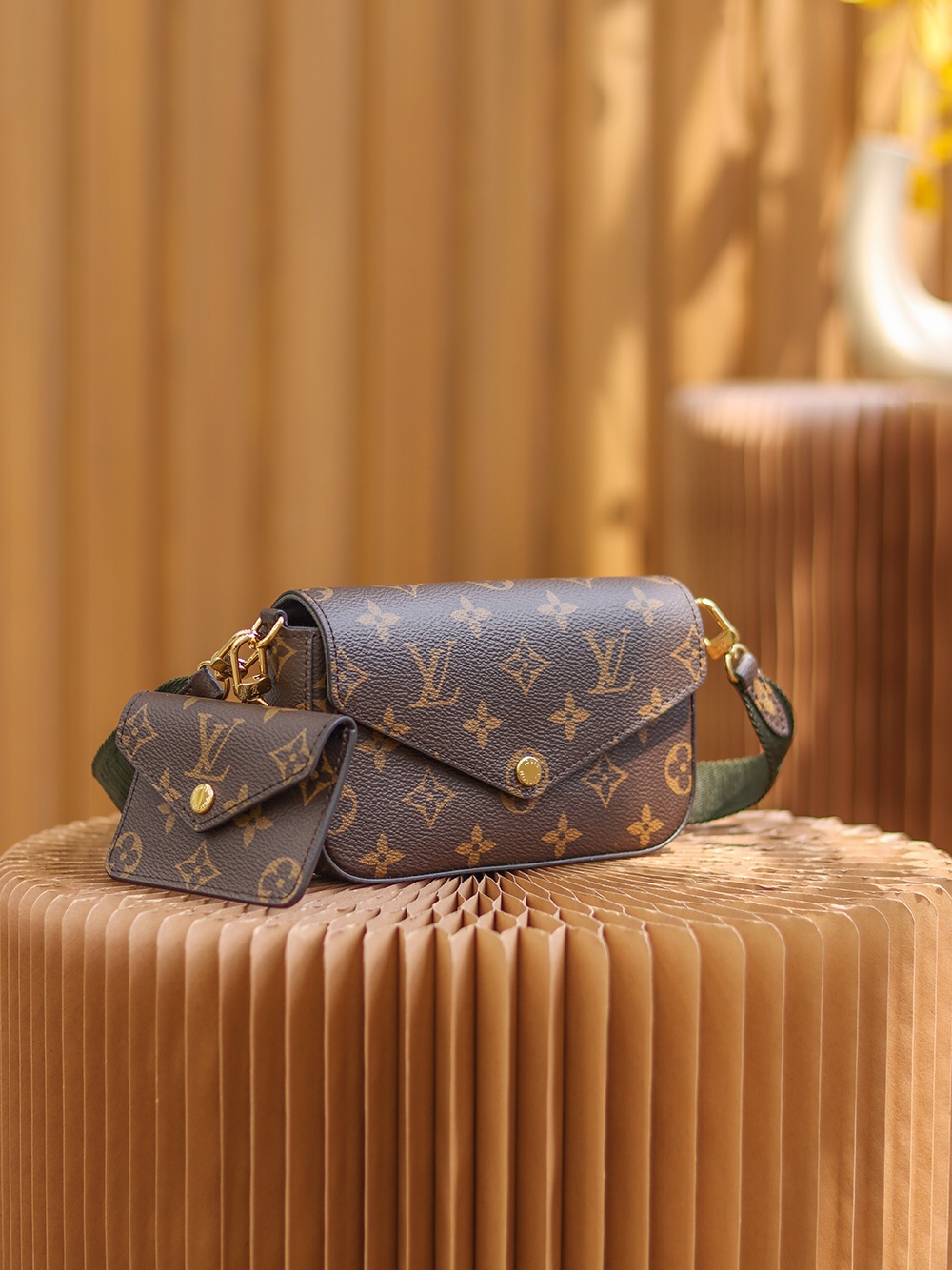 Louis Vuitton LV Multi Pochette Felicie Strap Go M80091