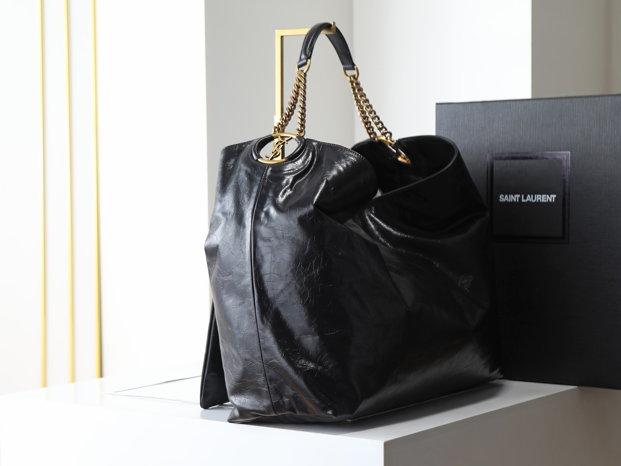 YSL Saint Laurent Hortense Large Hobo in Shiny leather-Black