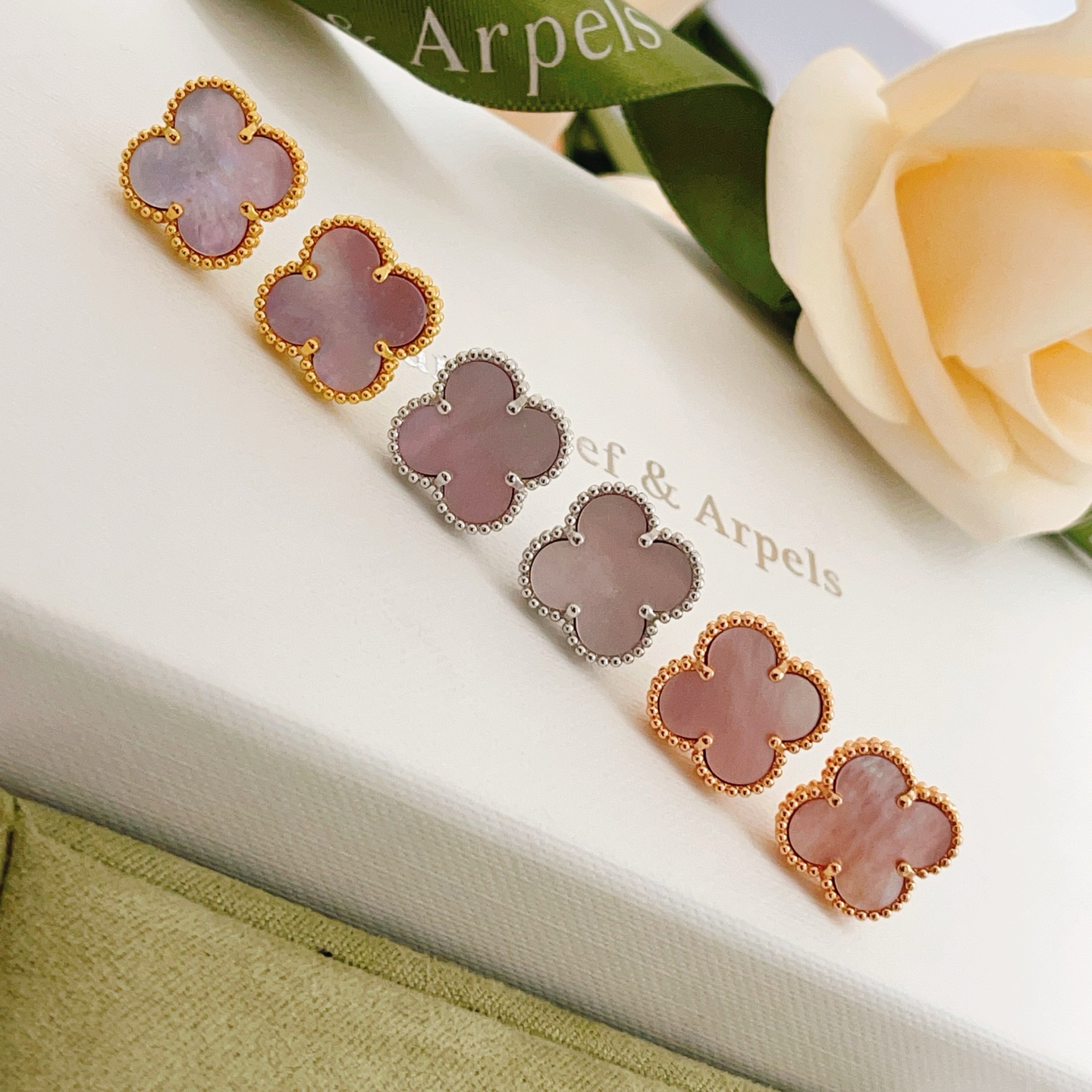 Van Cleef Fashion Medium Earrings 1.5cm