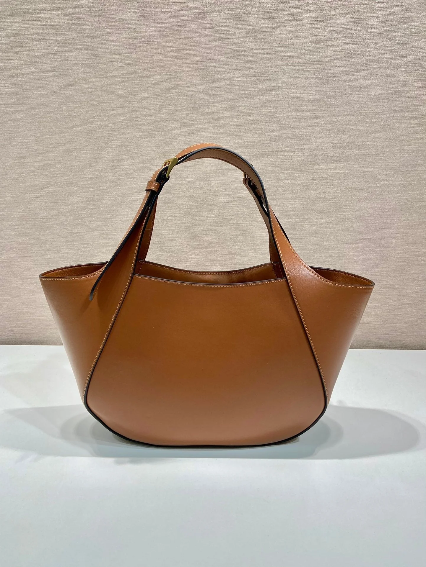 Prada TOTE BAG 28 IN CINNAMON BROWN SHEEPSKIN GOLD LOGO