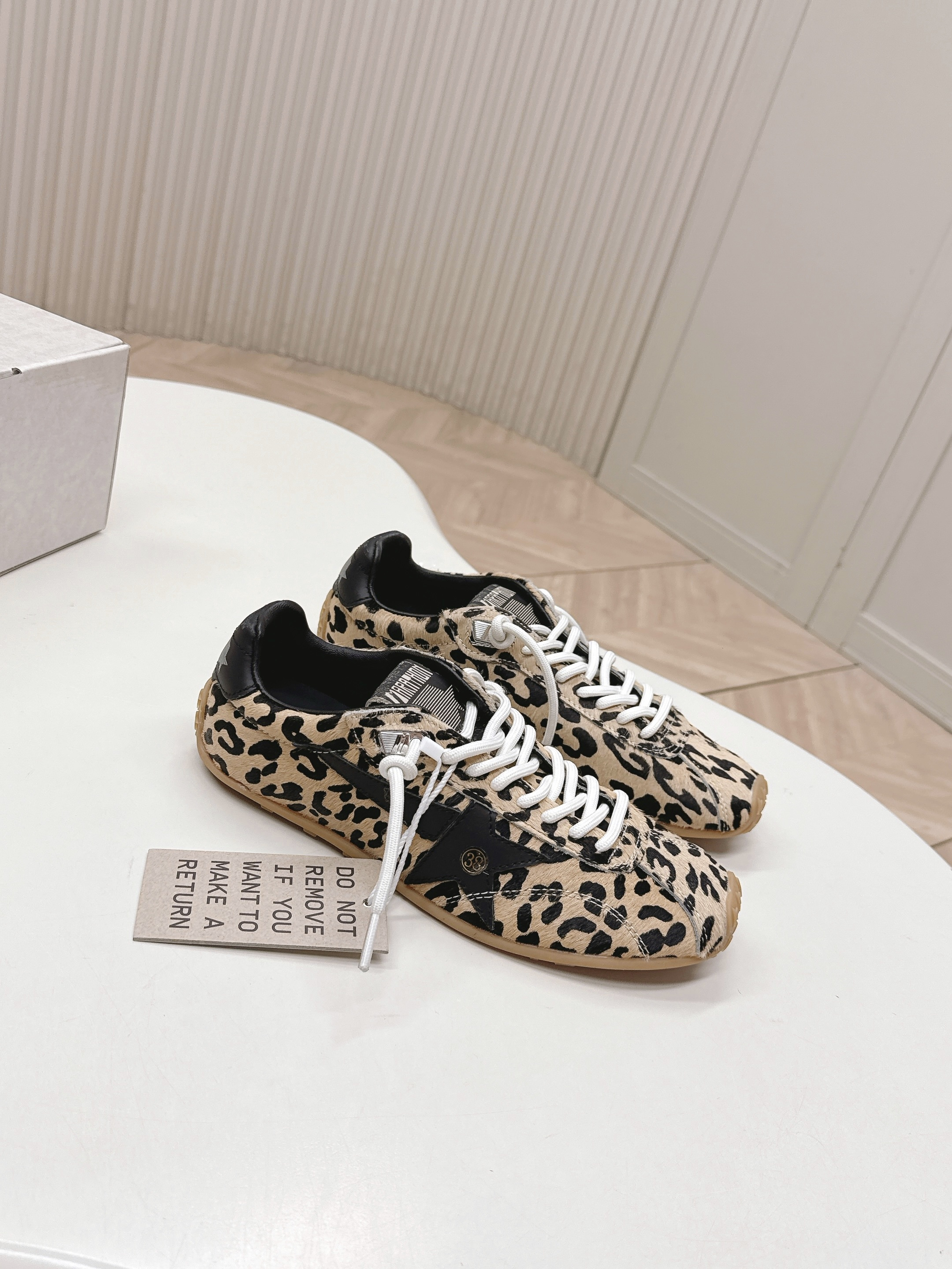 Golden Goose Unisex Super-Star Sneakers