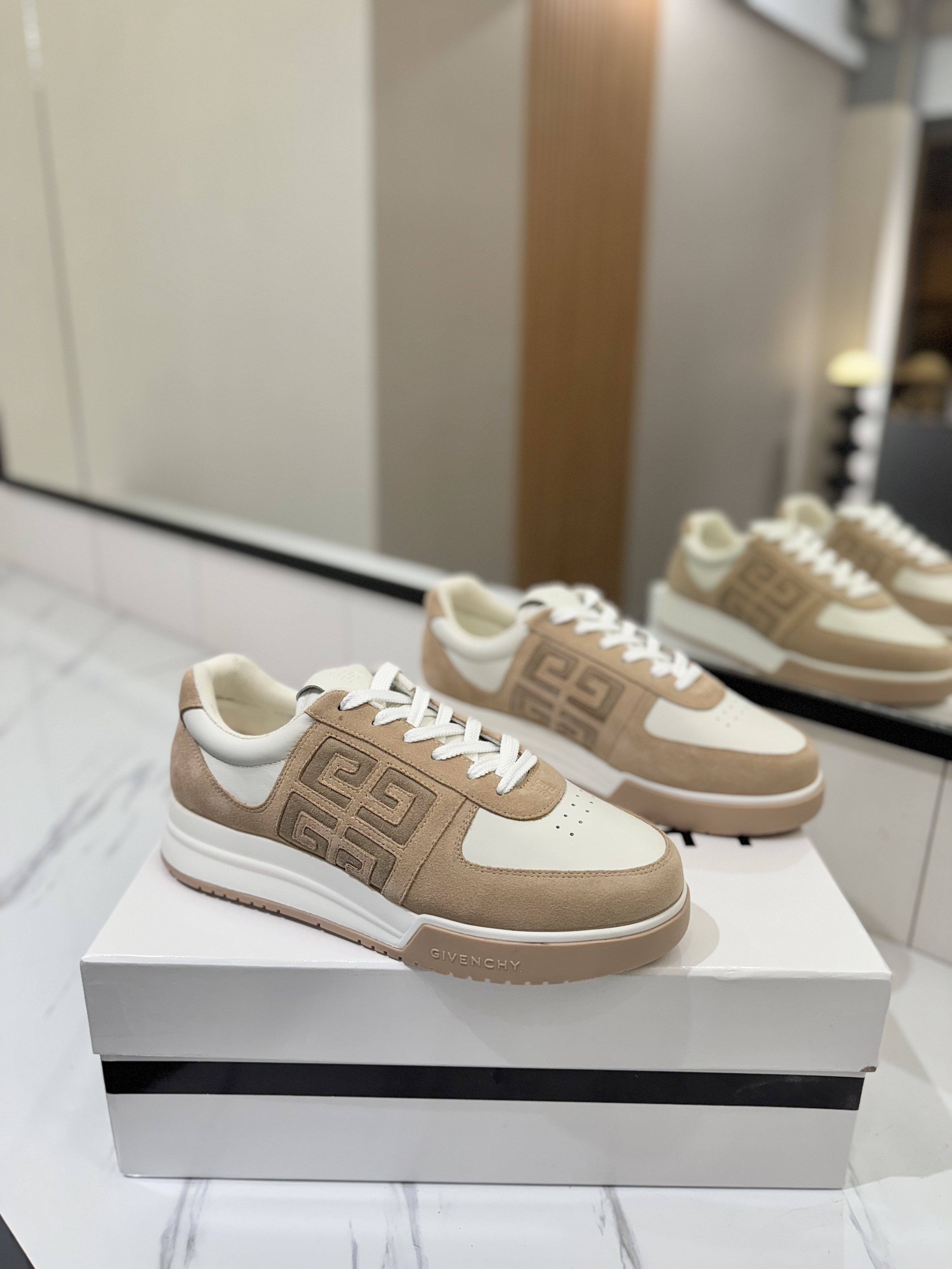 Givenchy G4 get Sneaker