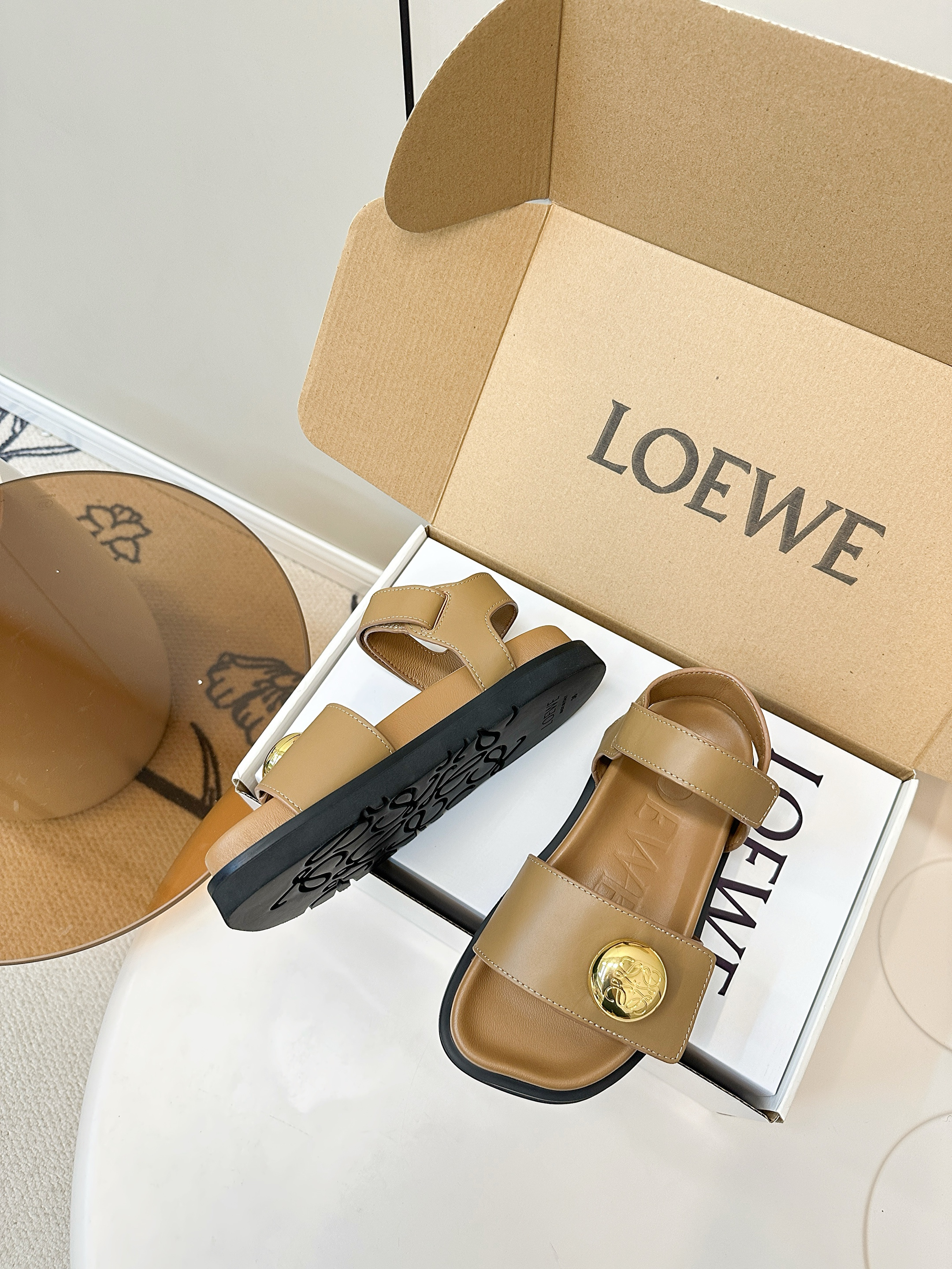 Loewe pebble Sandal