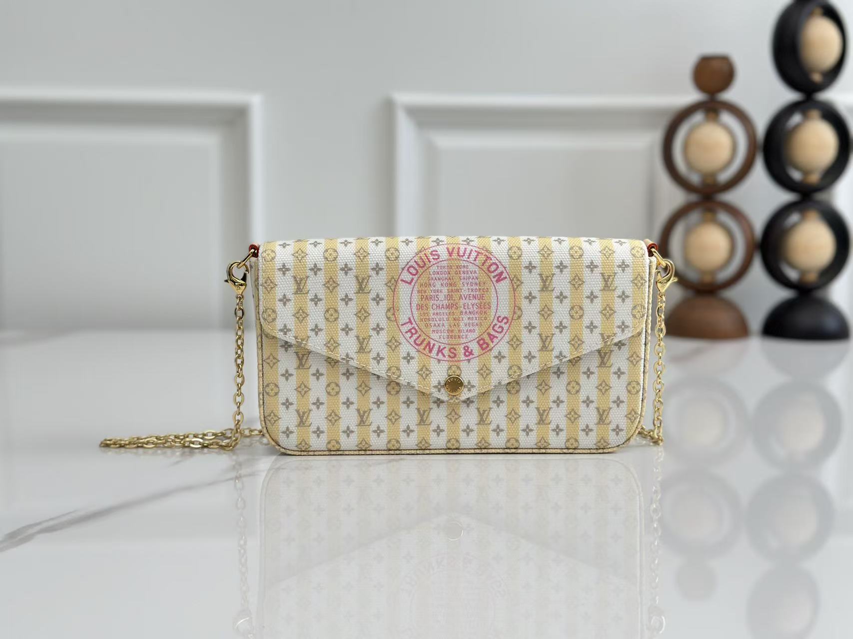 Louis Vuitton LV Felicie Pochette WOC Chain bag