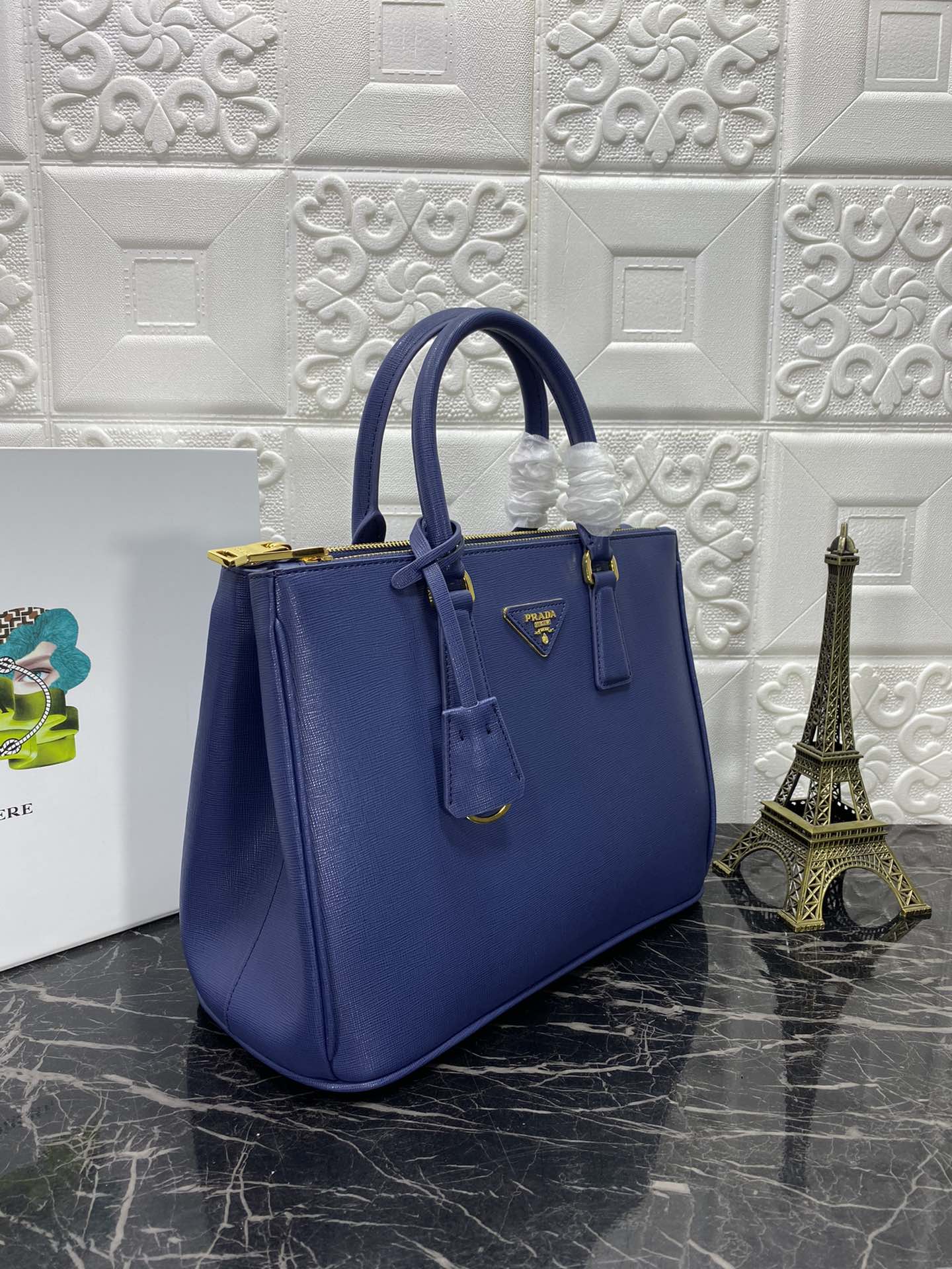 Prada GALLERIA 32 BAG IN NAVY BLUE SAFFIANO LEATHER