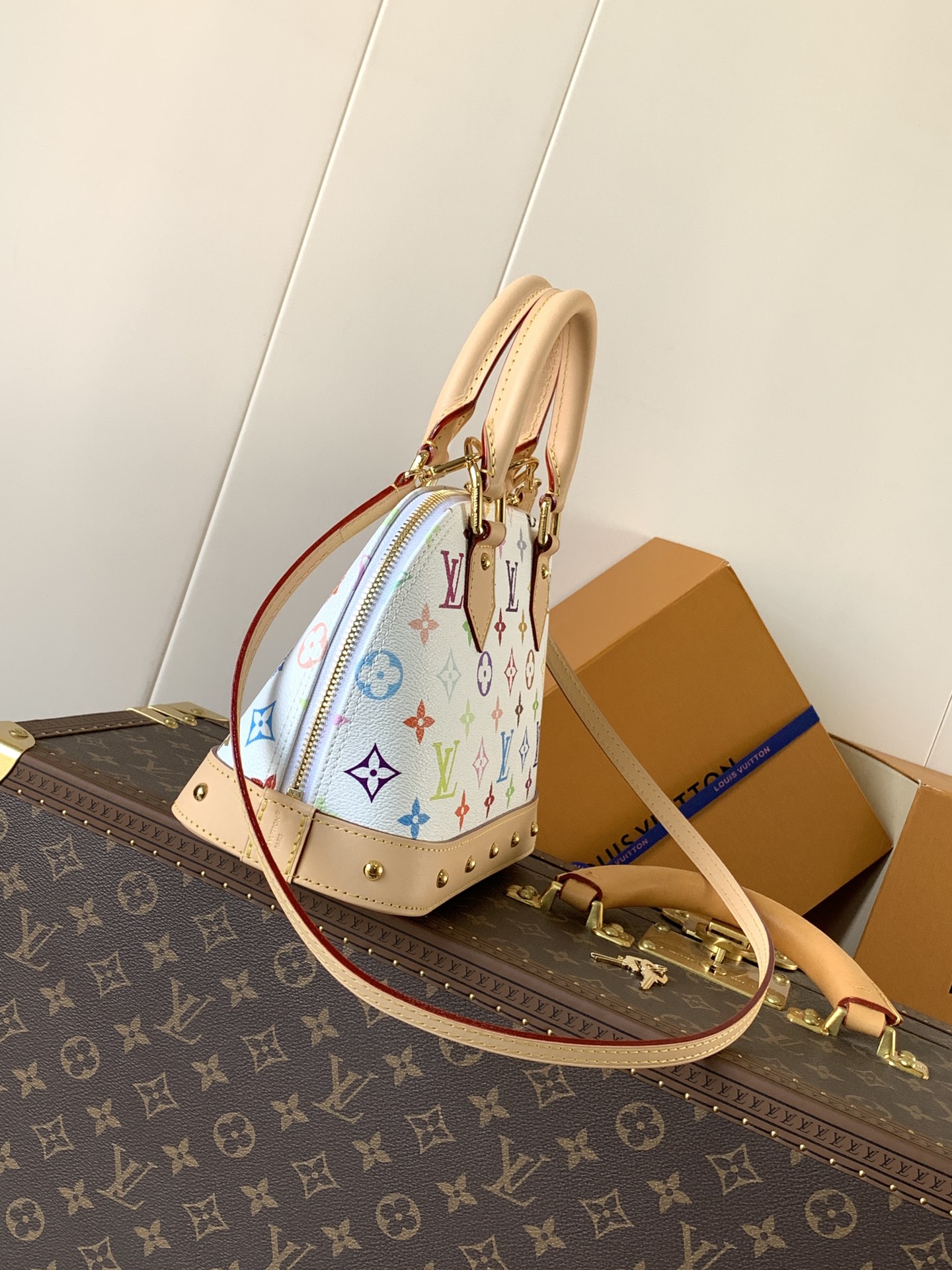 M13078 LV x TM Alma BB in White Multicolor