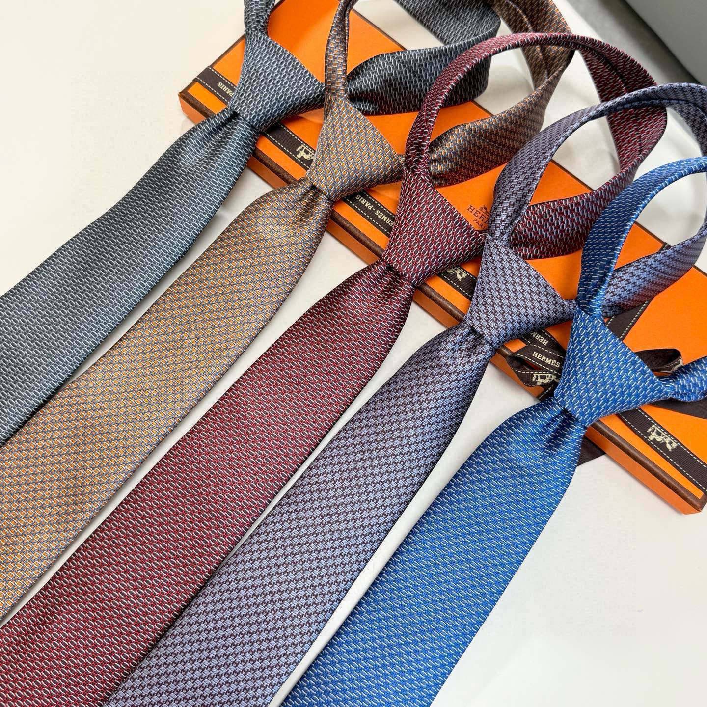Hermès Signature H Jacquard Silk Tie - Iconic micro H weave texture, premium heavy silk hand-feel, a choice of understated luxury - KAIROO