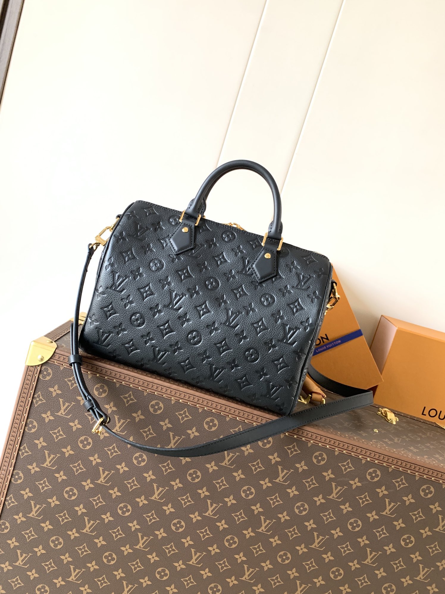 M47186  Speedy Soft 30 in Black Monogram Empreinte Leather