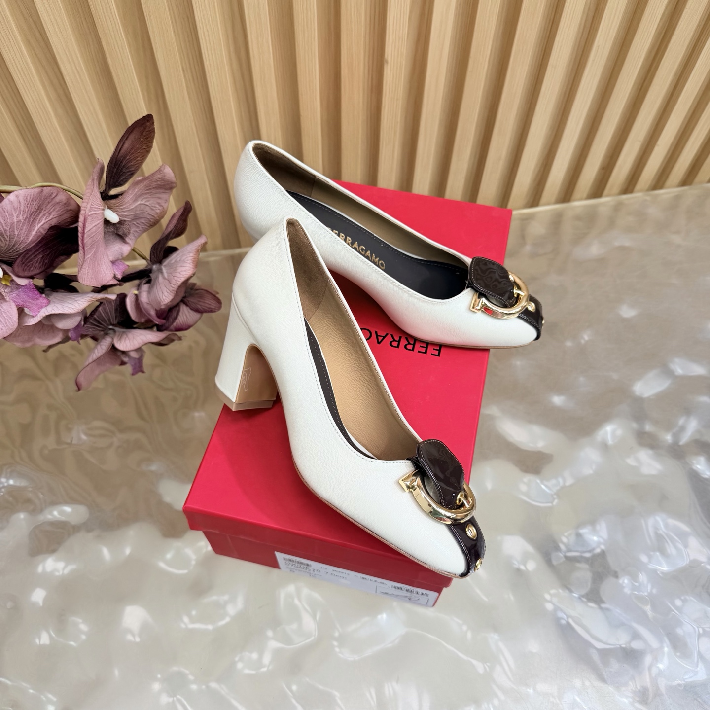 Ferragamo Gancini Leather Pump