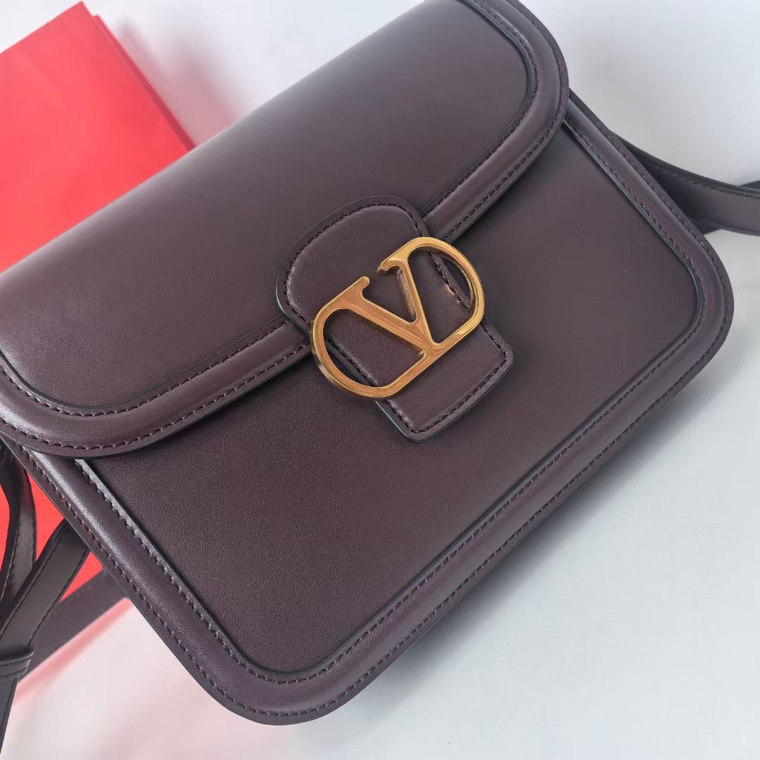 Valentino Garavani 9T05 Shoulder Bag in Smooth Calfskin-Chocolate