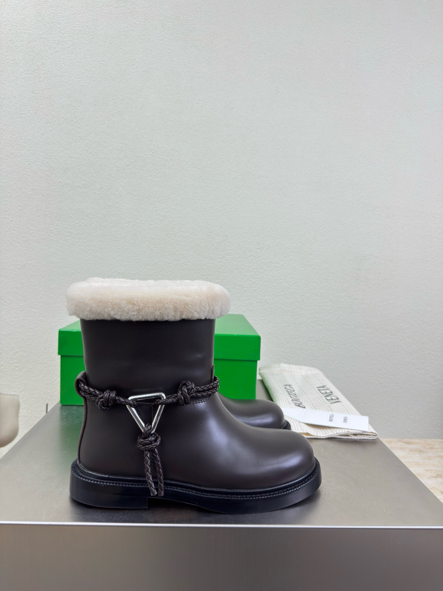 Bottega James Ankle Boot Chocolate leather White Shirling