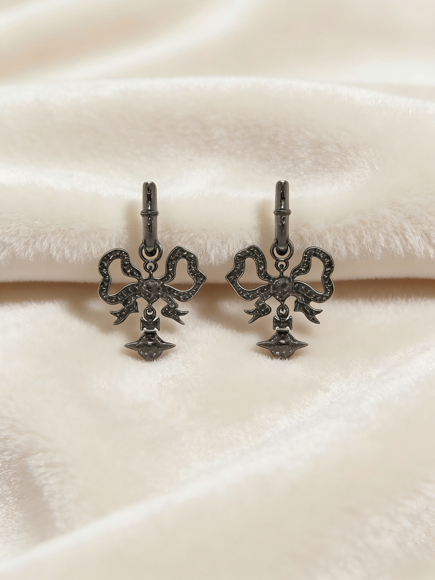 Trendy Gunmetal Bow & Orb Drop Earrings for Women – Vintage Dark Aesthetic, Y2K Grunge Jewelry for Party & Daily Wear