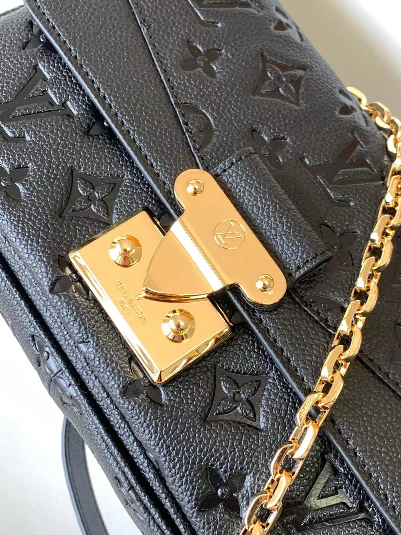 Louis Vuitton Marceau M46200