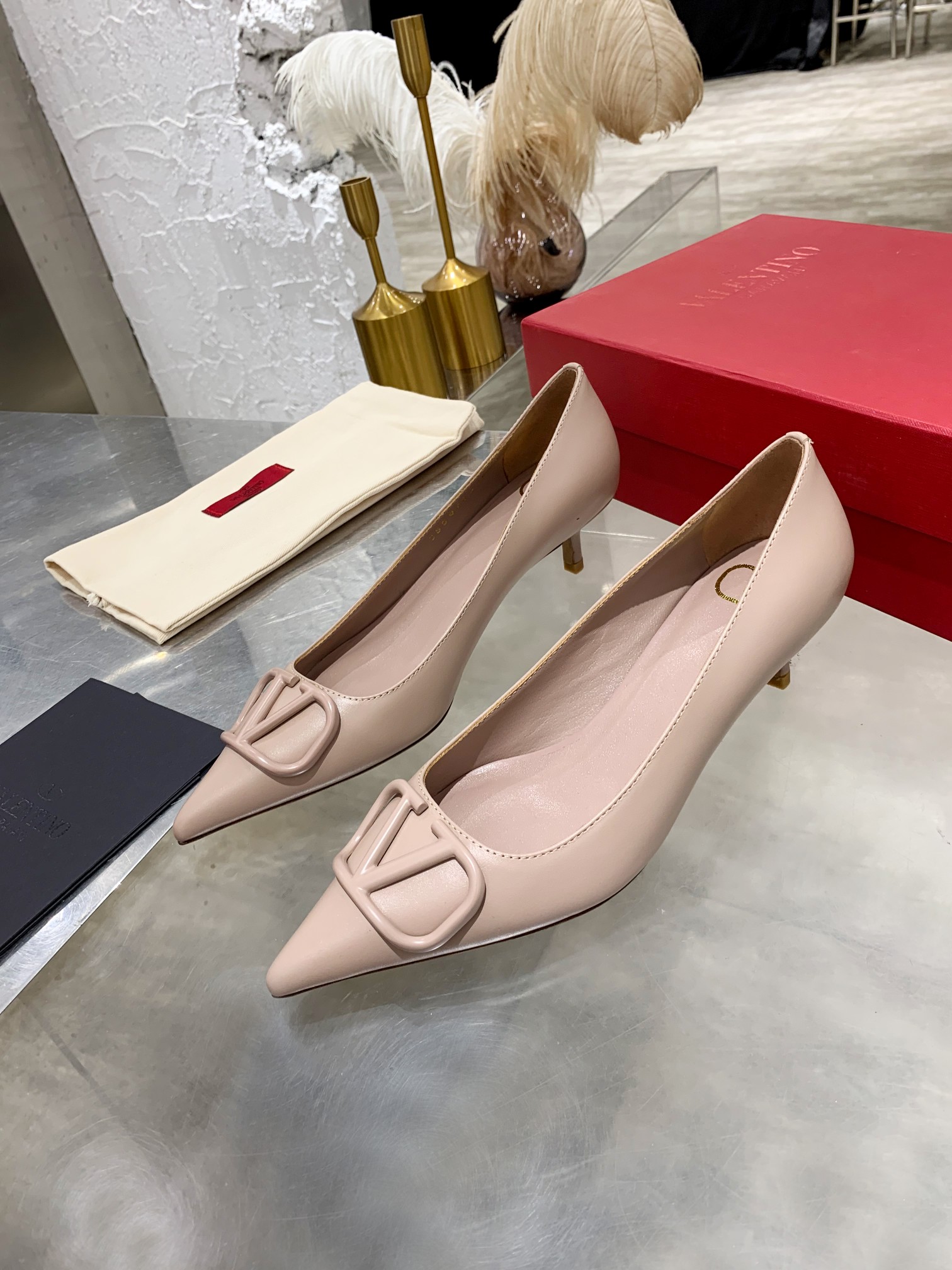 Valentino Garavani Poudre Pointed Toe VLogo Leather Kitten Heels - KAIROO