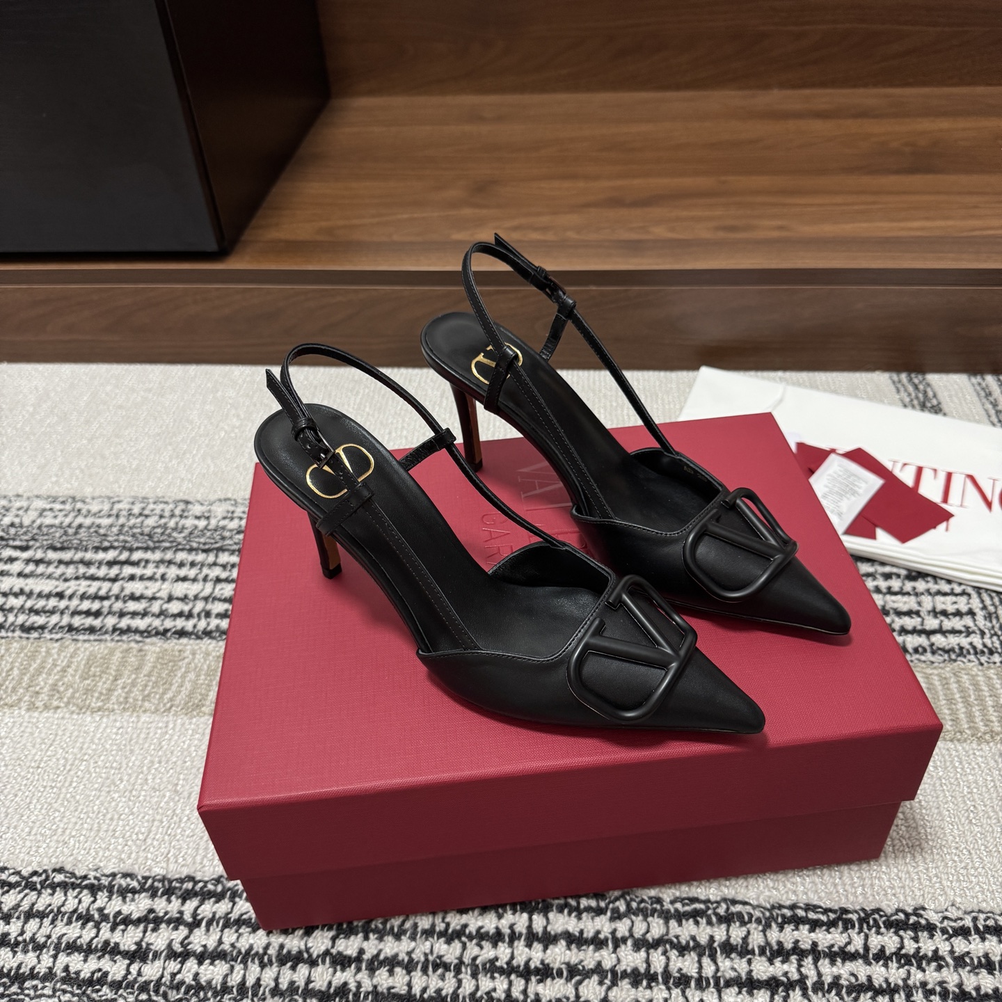 Valentino Vlogo Signature Slingback