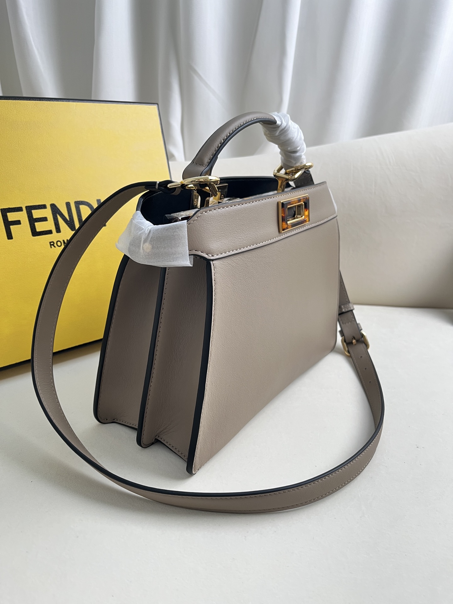 Fendi Iconic Peekaboo ISeeU Medium Leather Bag-Grey