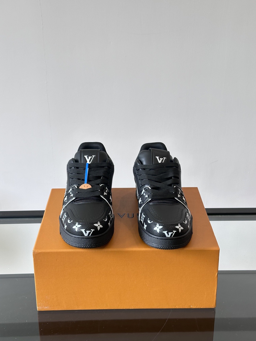 LV Unisex Trainer Sneaker