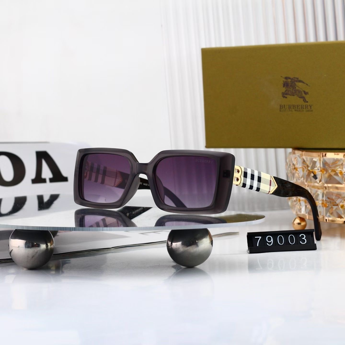 Burberry Check Detail Square Sunglasses - KAIROO