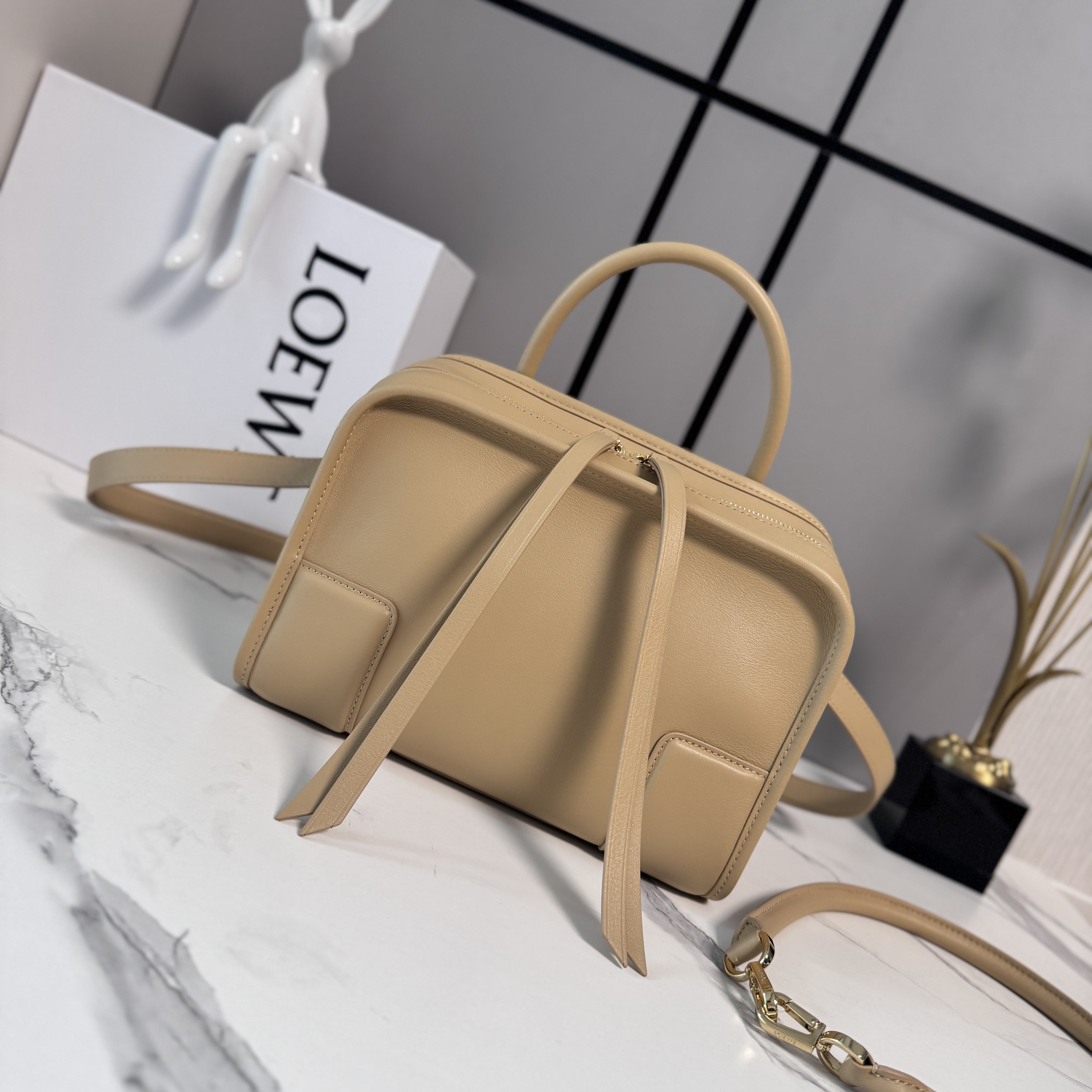Loewe Small Amazon 180 Handbag in Nappa leather-Beige