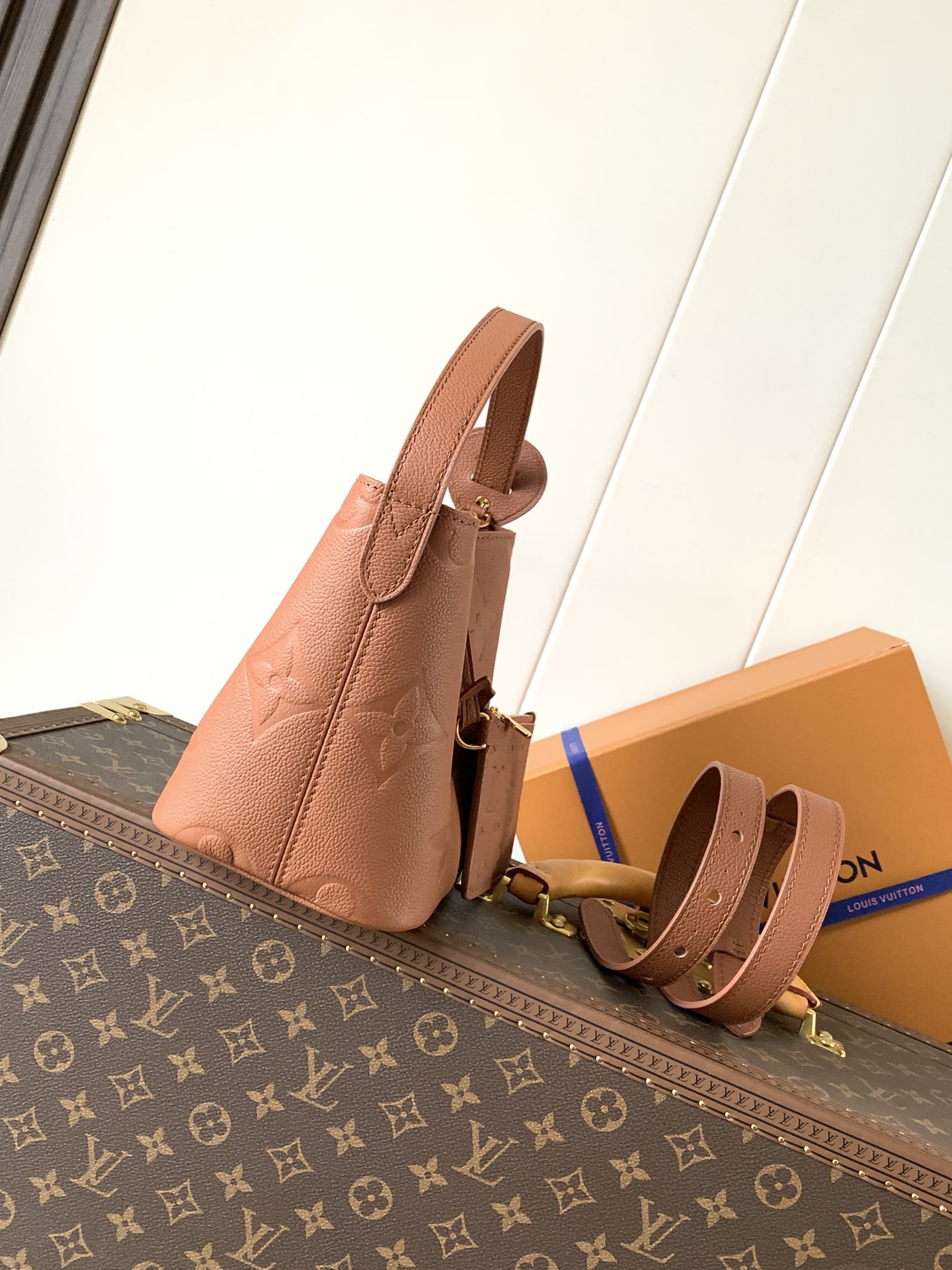 M28820 All in BB Handbag in Tan Embossed grained cowhide leather