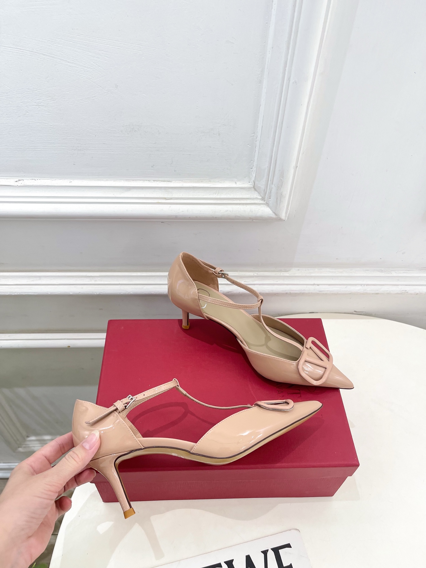 Vale*tino Vlogo Sandals