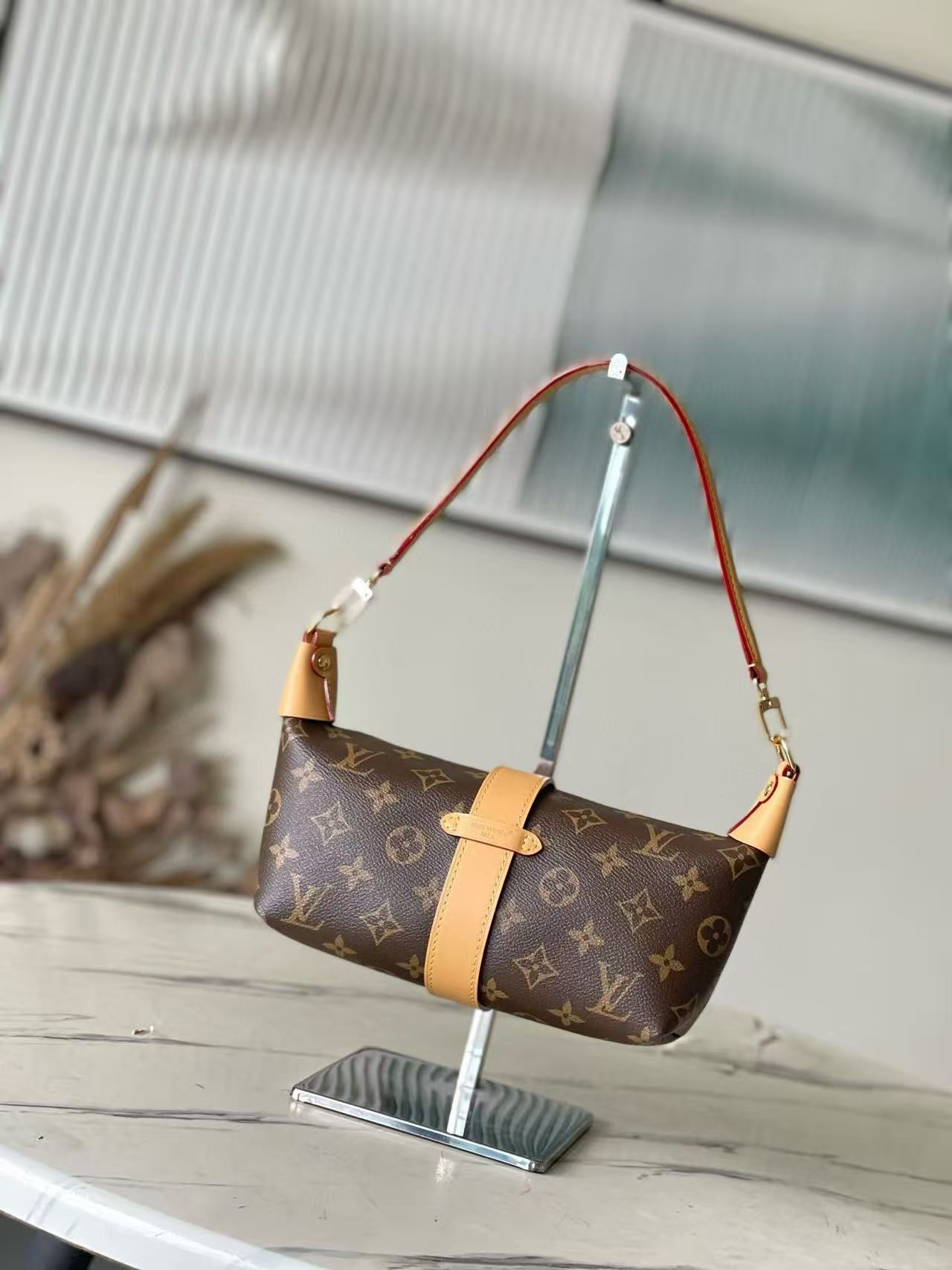 Louis Vuitton LV POCHETTE MIA Bag