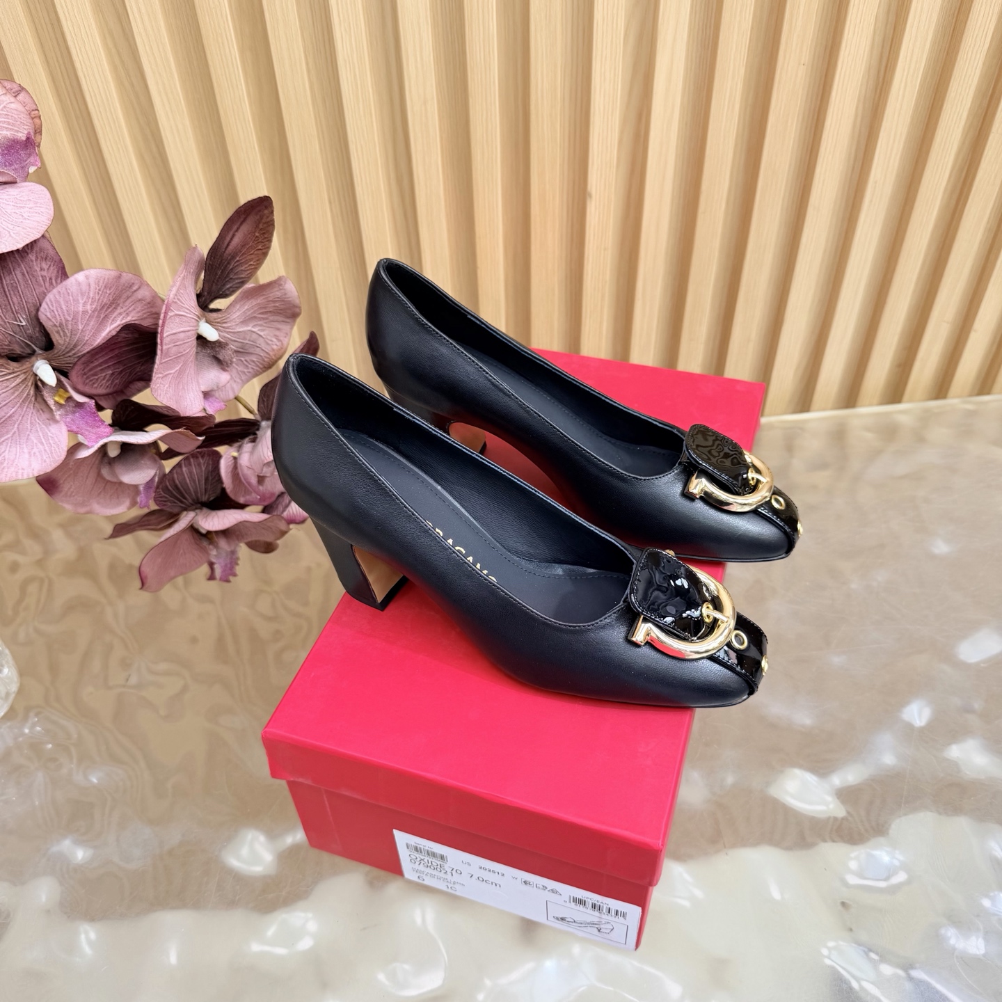 Ferragamo Gancini Leather Pump