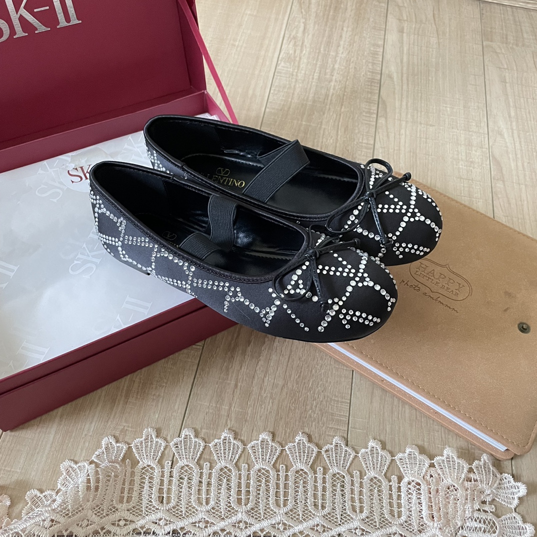 Valentino Garavani Black Satin Leather Crystal Embellished Bow Detail Mary Jane Ballet Flats - KAIROO