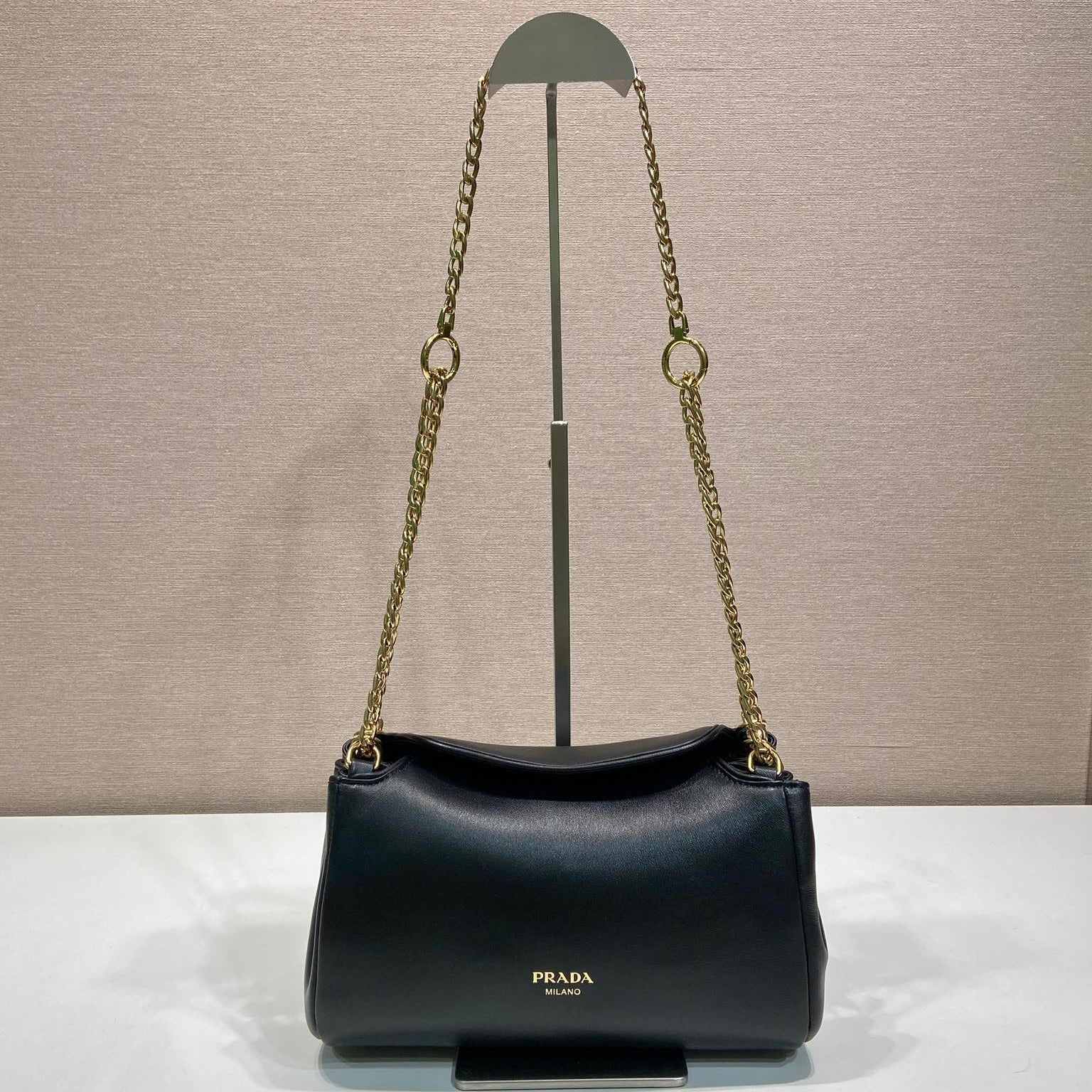 Prada  Tumulte bag 24 black leather 280838