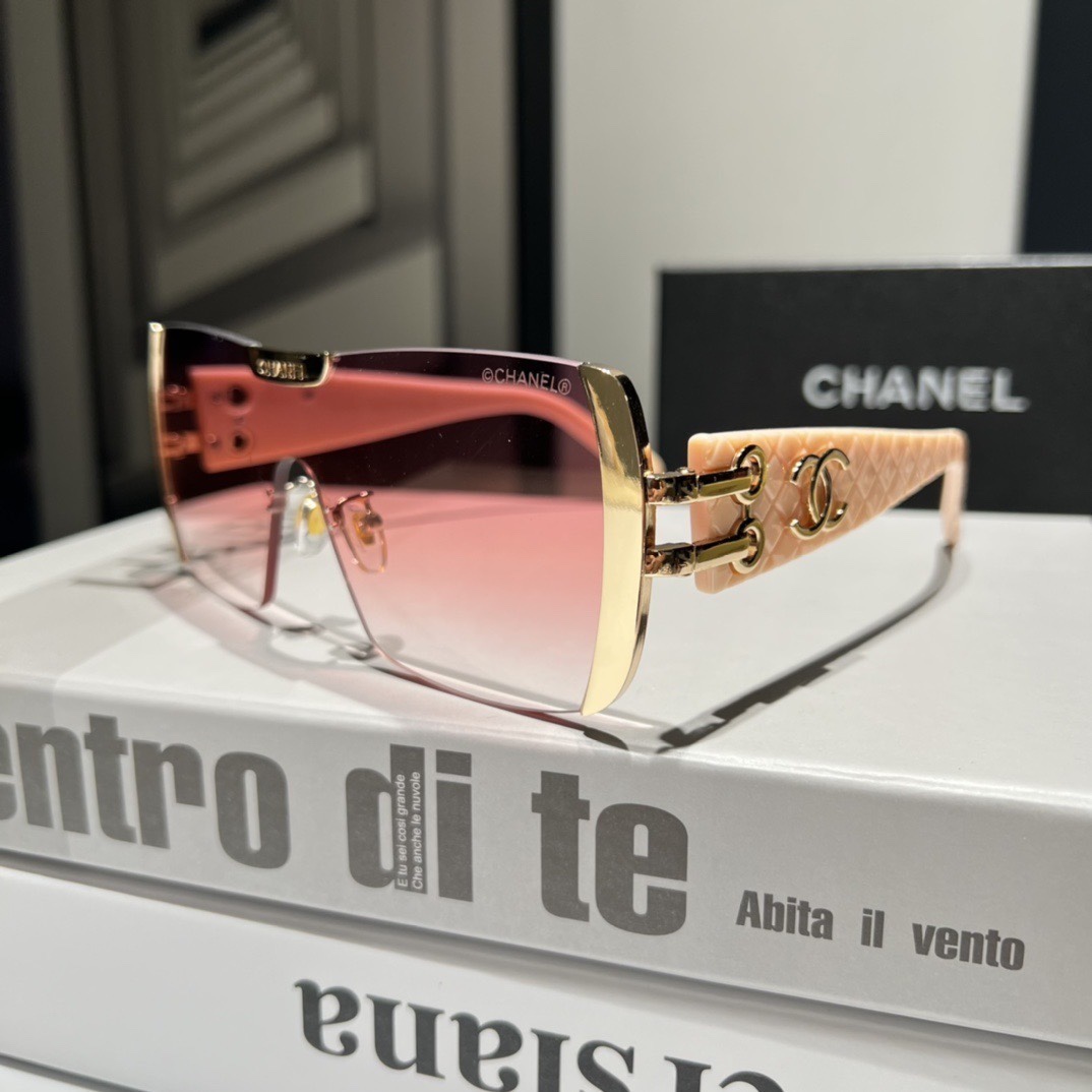 Chanel Rimless Gradient Square Sunglasses with Quilted-Pattern Two-Tone CC Logo Temples - KAIROO