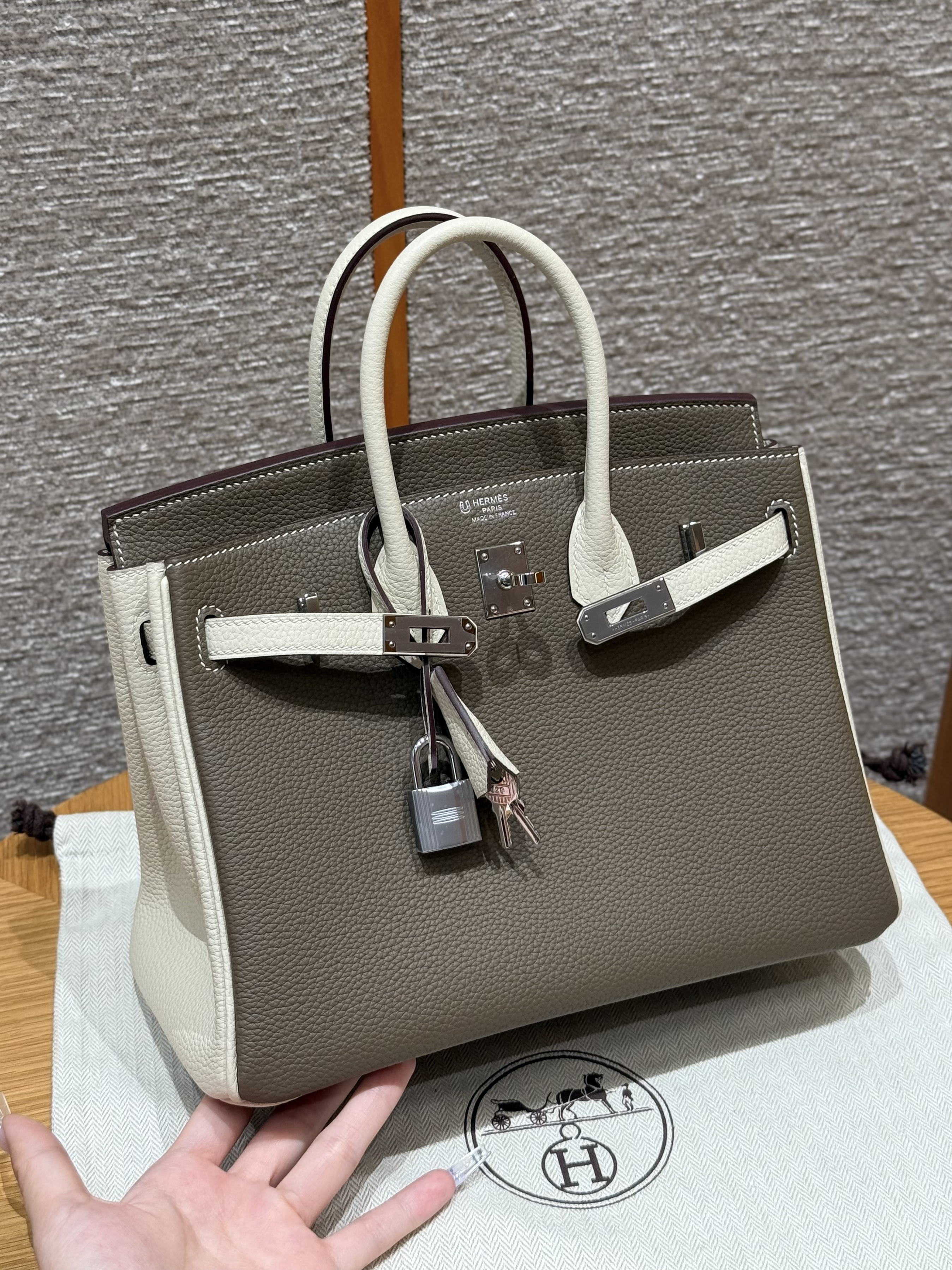 Hermes Bi-color Etoupe and Craie Togo Birkin 25 Bag